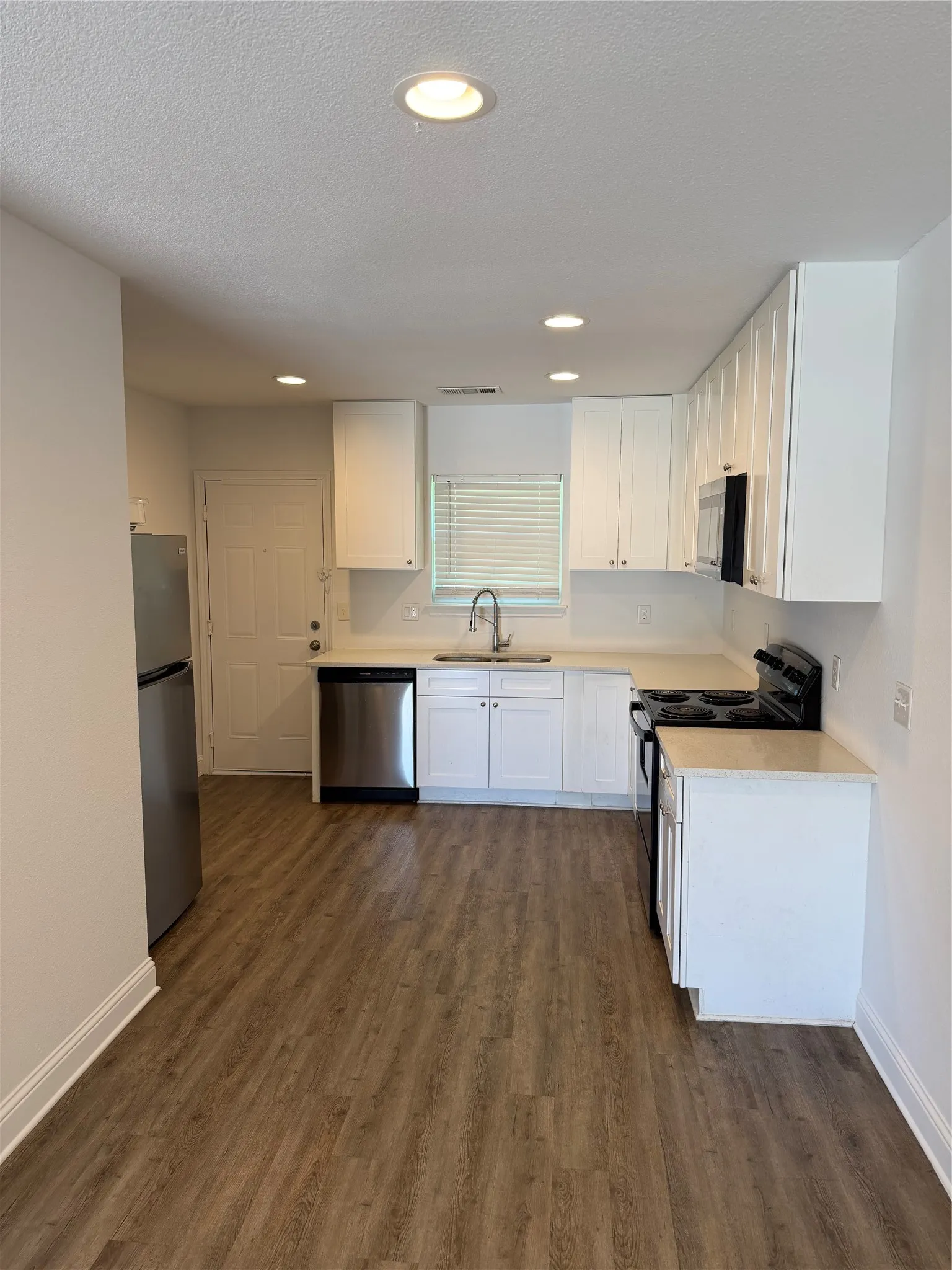 Single Family Residence For Rent in Dallas County , 3511 Elm Grove Road, Wylie, Texas 75098, 2 Bedroom, 1 Bathroom, Garage spaces, 900 Sqft, built in 1947, mls#21327798, Real Estate Agent in Wylie, Homes For Rent in Dallas county, Homes For Rent in Wylie, Realtor in Wylie Texas, Real Estate Brokerage Independent Realty Texas, Luminita Cordes Realtor