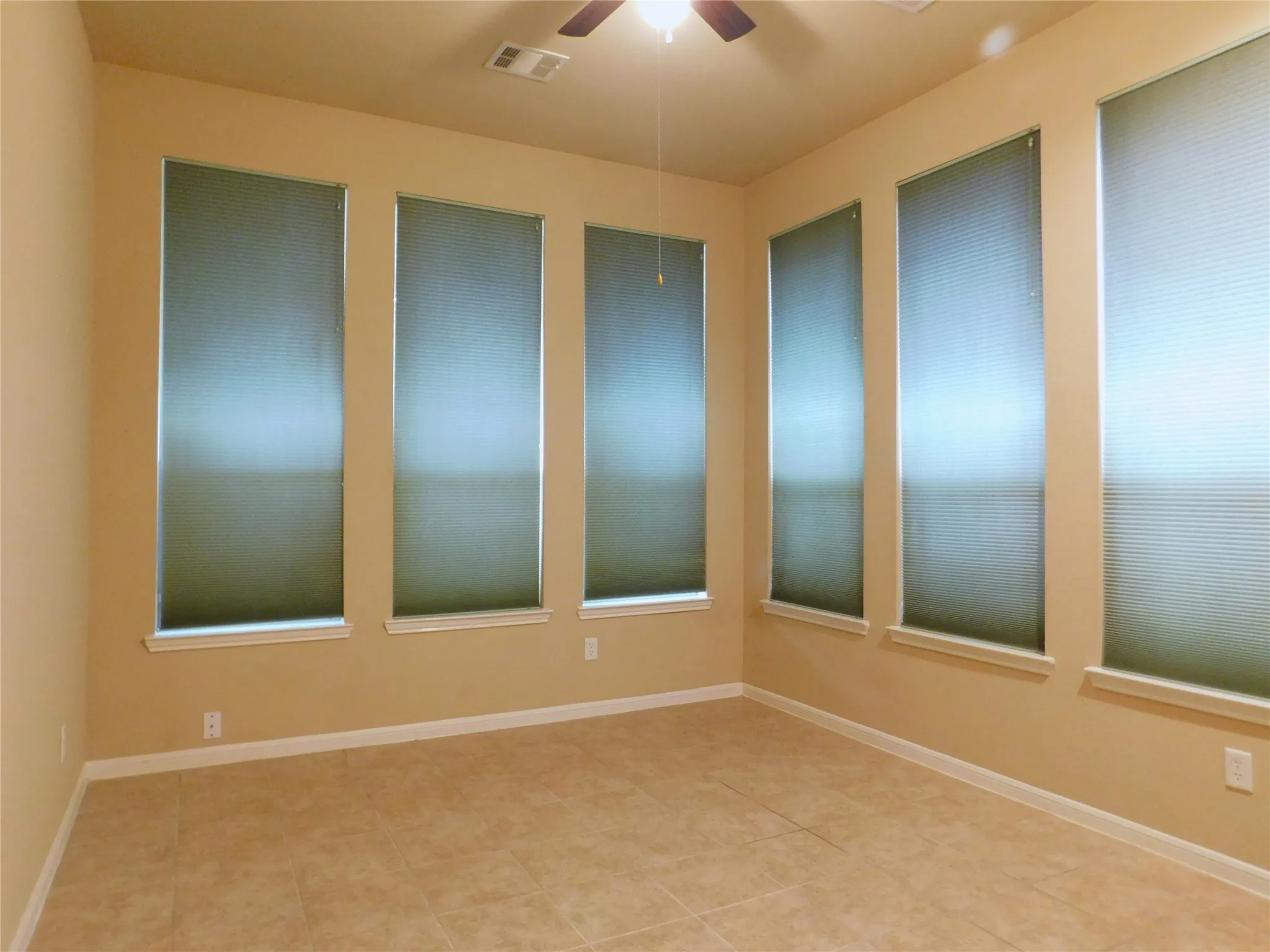 Single Family Residence For Rent in Denton County , 108 Red Bluff Drive, Hickory Creek, Texas 75065, 4 Bedroom, 3 Bathroom, 2 Garage spaces, 2,521 Sqft, built in 2004, mls#21327938, Real Estate Agent in Hickory Creek, Homes For Rent in Denton county, Homes For Rent in Hickory Creek, Realtor in Hickory Creek Texas, Real Estate Brokerage Independent Realty Texas, Luminita Cordes Realtor