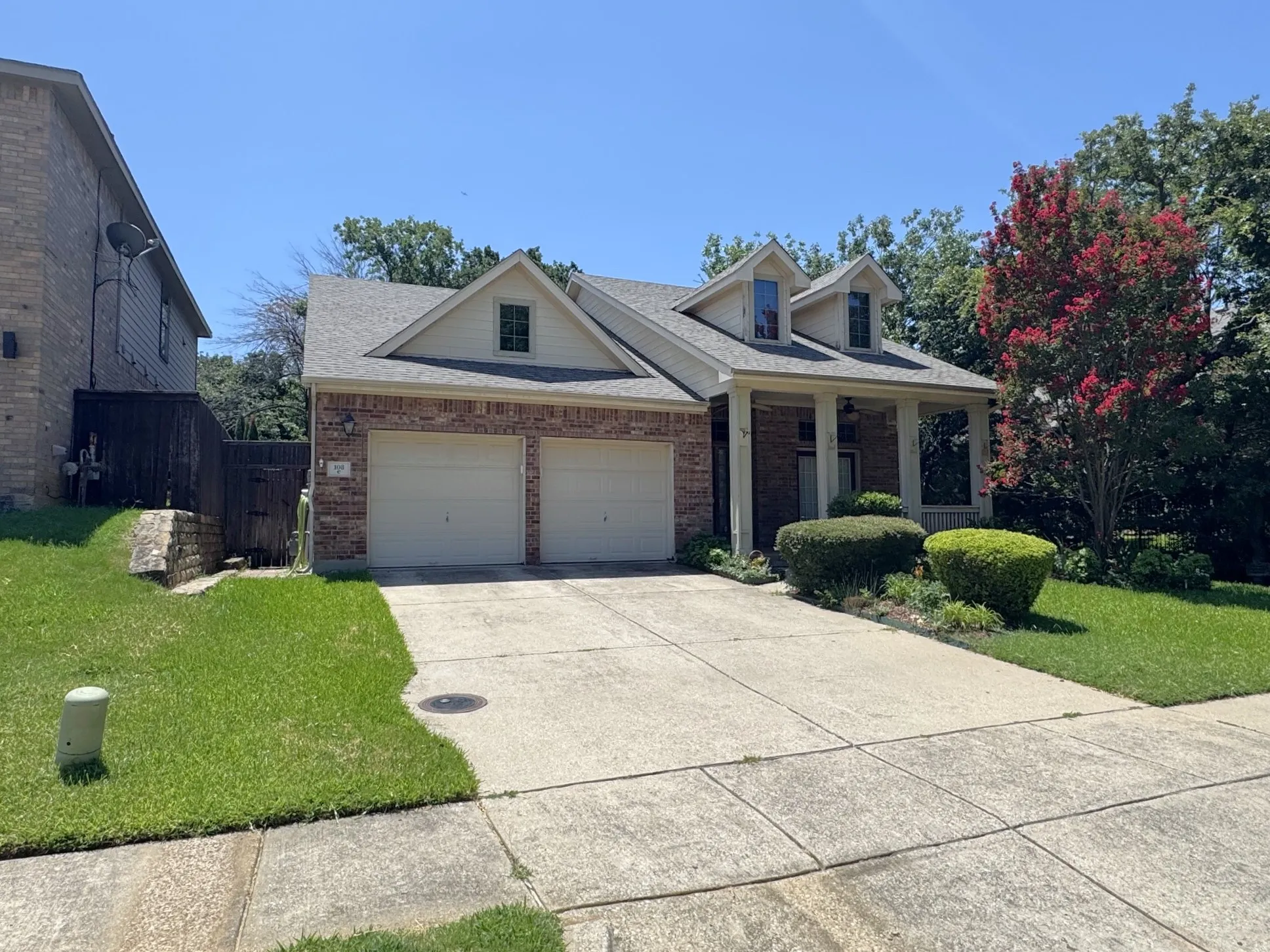 Single Family Residence For Rent in Denton County , 108 Red Bluff Drive, Hickory Creek, Texas 75065, 4 Bedroom, 3 Bathroom, 2 Garage spaces, 2,521 Sqft, built in 2004, mls#21327938, Real Estate Agent in Hickory Creek, Homes For Rent in Denton county, Homes For Rent in Hickory Creek, Realtor in Hickory Creek Texas, Real Estate Brokerage Independent Realty Texas, Luminita Cordes Realtor