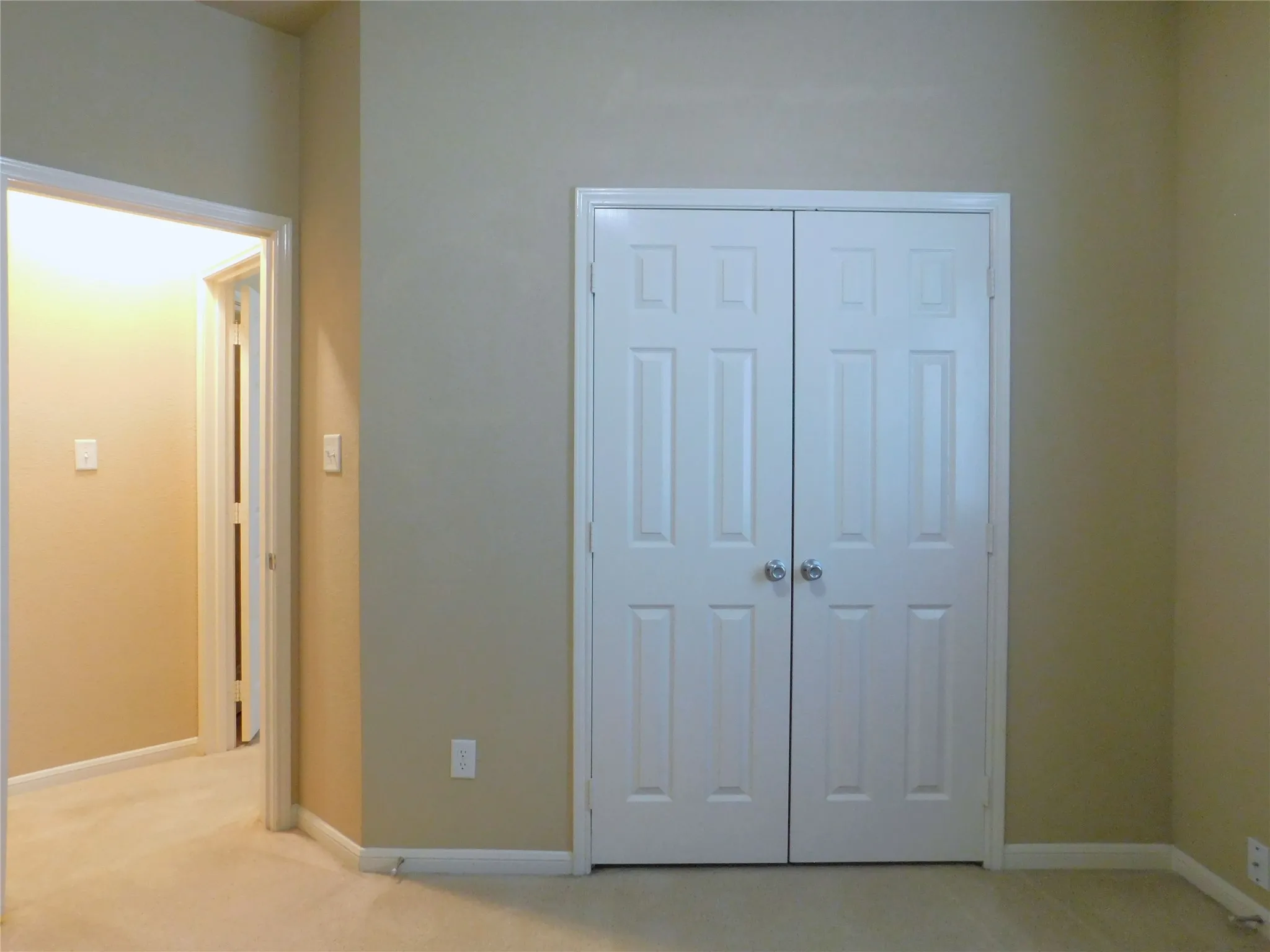 Single Family Residence For Rent in Denton County , 108 Red Bluff Drive, Hickory Creek, Texas 75065, 4 Bedroom, 3 Bathroom, 2 Garage spaces, 2,521 Sqft, built in 2004, mls#21327938, Real Estate Agent in Hickory Creek, Homes For Rent in Denton county, Homes For Rent in Hickory Creek, Realtor in Hickory Creek Texas, Real Estate Brokerage Independent Realty Texas, Luminita Cordes Realtor