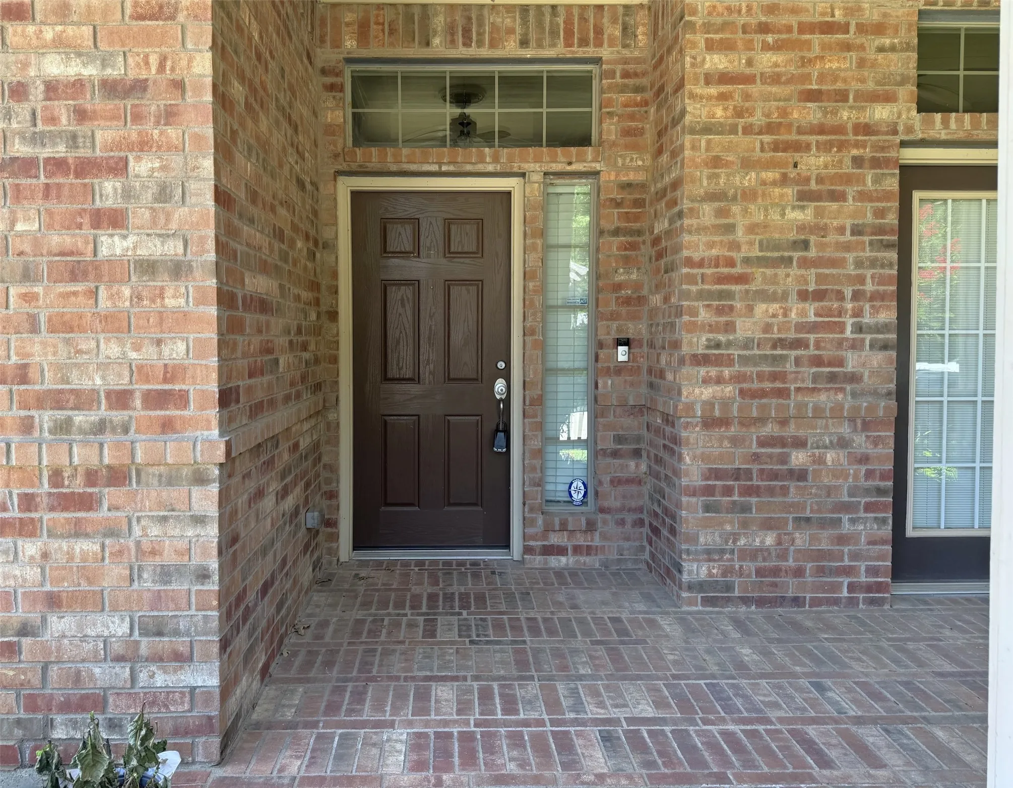 Single Family Residence For Rent in Denton County , 108 Red Bluff Drive, Hickory Creek, Texas 75065, 4 Bedroom, 3 Bathroom, 2 Garage spaces, 2,521 Sqft, built in 2004, mls#21327938, Real Estate Agent in Hickory Creek, Homes For Rent in Denton county, Homes For Rent in Hickory Creek, Realtor in Hickory Creek Texas, Real Estate Brokerage Independent Realty Texas, Luminita Cordes Realtor