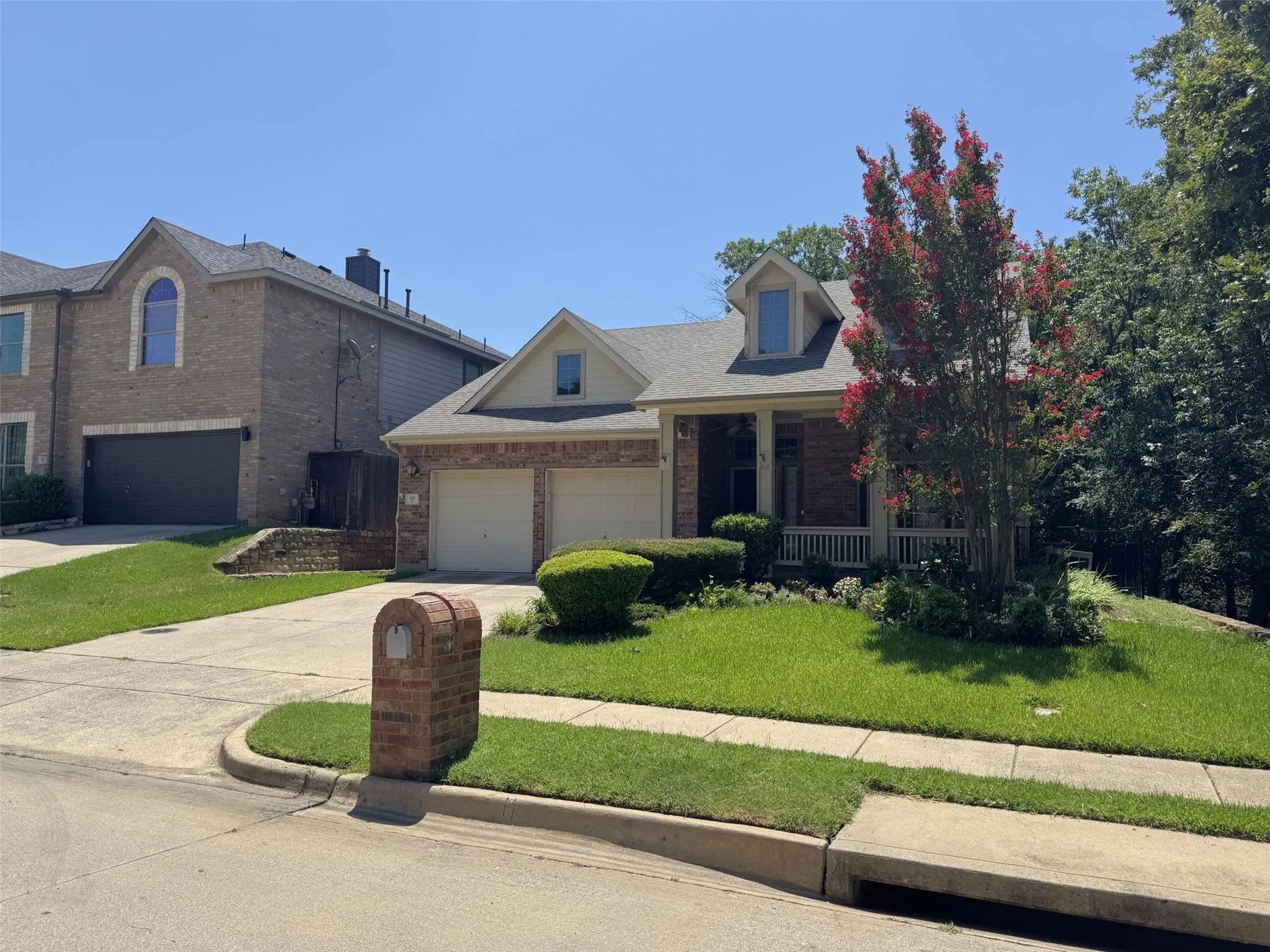 Single Family Residence For Rent in Denton County , 108 Red Bluff Drive, Hickory Creek, Texas 75065, 4 Bedroom, 3 Bathroom, 2 Garage spaces, 2,521 Sqft, built in 2004, mls#21327938, Real Estate Agent in Hickory Creek, Homes For Rent in Denton county, Homes For Rent in Hickory Creek, Realtor in Hickory Creek Texas, Real Estate Brokerage Independent Realty Texas, Luminita Cordes Realtor