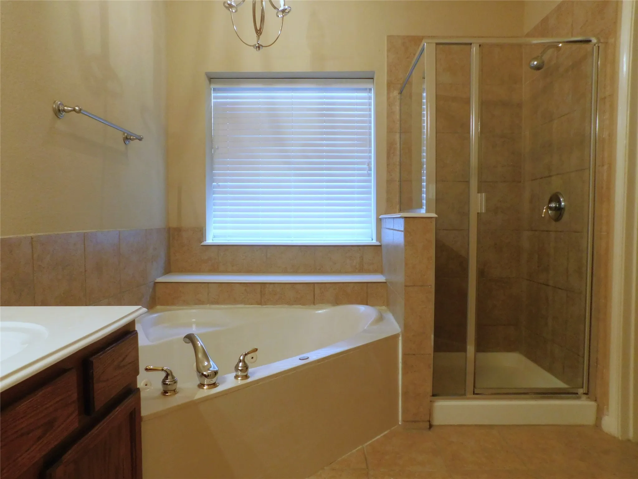 Single Family Residence For Rent in Denton County , 108 Red Bluff Drive, Hickory Creek, Texas 75065, 4 Bedroom, 3 Bathroom, 2 Garage spaces, 2,521 Sqft, built in 2004, mls#21327938, Real Estate Agent in Hickory Creek, Homes For Rent in Denton county, Homes For Rent in Hickory Creek, Realtor in Hickory Creek Texas, Real Estate Brokerage Independent Realty Texas, Luminita Cordes Realtor