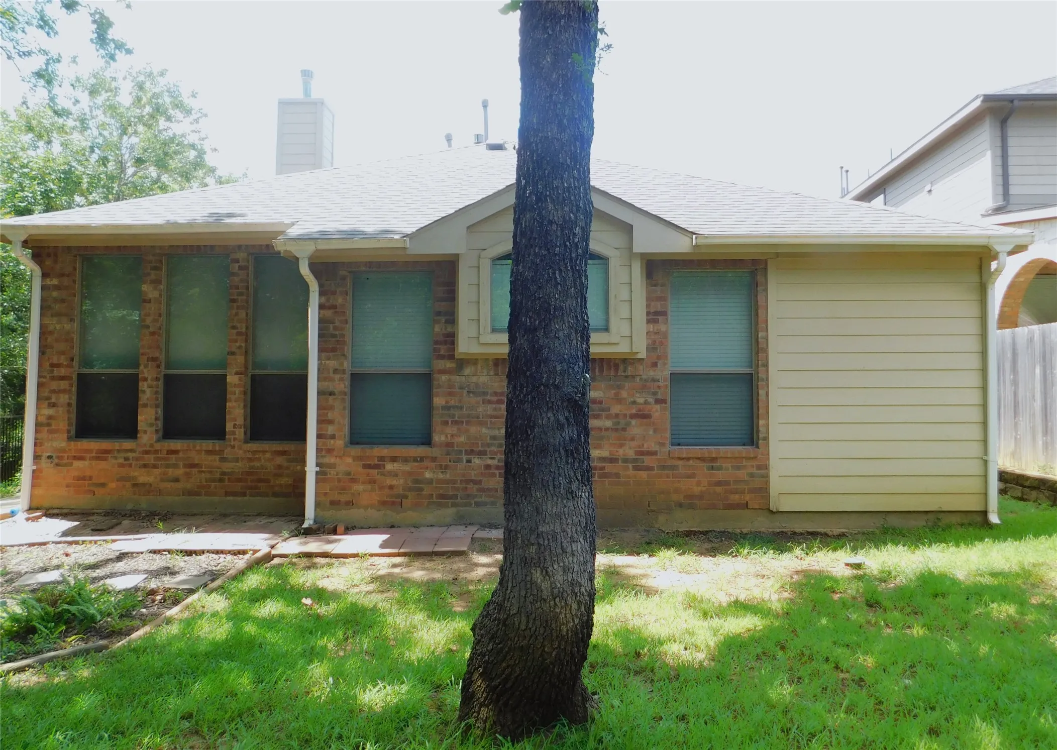 Single Family Residence For Rent in Denton County , 108 Red Bluff Drive, Hickory Creek, Texas 75065, 4 Bedroom, 3 Bathroom, 2 Garage spaces, 2,521 Sqft, built in 2004, mls#21327938, Real Estate Agent in Hickory Creek, Homes For Rent in Denton county, Homes For Rent in Hickory Creek, Realtor in Hickory Creek Texas, Real Estate Brokerage Independent Realty Texas, Luminita Cordes Realtor