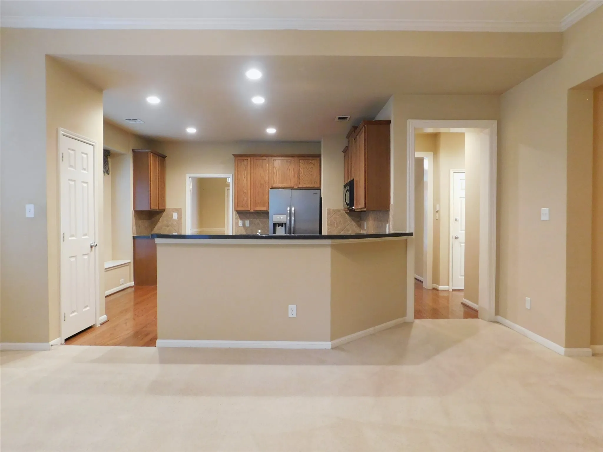 Single Family Residence For Rent in Denton County , 108 Red Bluff Drive, Hickory Creek, Texas 75065, 4 Bedroom, 3 Bathroom, 2 Garage spaces, 2,521 Sqft, built in 2004, mls#21327938, Real Estate Agent in Hickory Creek, Homes For Rent in Denton county, Homes For Rent in Hickory Creek, Realtor in Hickory Creek Texas, Real Estate Brokerage Independent Realty Texas, Luminita Cordes Realtor