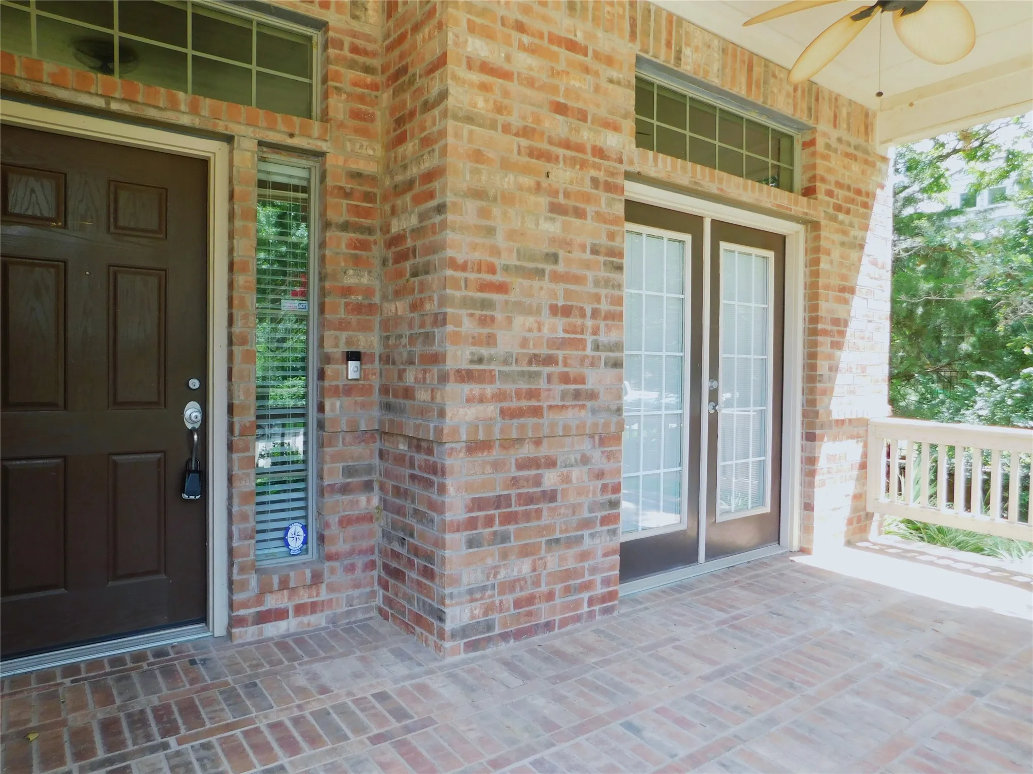 Single Family Residence For Rent in Denton County , 108 Red Bluff Drive, Hickory Creek, Texas 75065, 4 Bedroom, 3 Bathroom, 2 Garage spaces, 2,521 Sqft, built in 2004, mls#21327938, Real Estate Agent in Hickory Creek, Homes For Rent in Denton county, Homes For Rent in Hickory Creek, Realtor in Hickory Creek Texas, Real Estate Brokerage Independent Realty Texas, Luminita Cordes Realtor