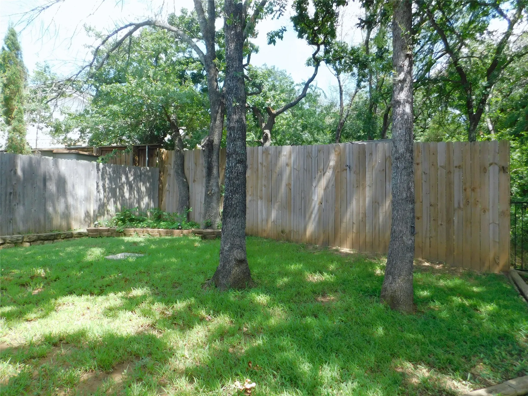 Single Family Residence For Rent in Denton County , 108 Red Bluff Drive, Hickory Creek, Texas 75065, 4 Bedroom, 3 Bathroom, 2 Garage spaces, 2,521 Sqft, built in 2004, mls#21327938, Real Estate Agent in Hickory Creek, Homes For Rent in Denton county, Homes For Rent in Hickory Creek, Realtor in Hickory Creek Texas, Real Estate Brokerage Independent Realty Texas, Luminita Cordes Realtor