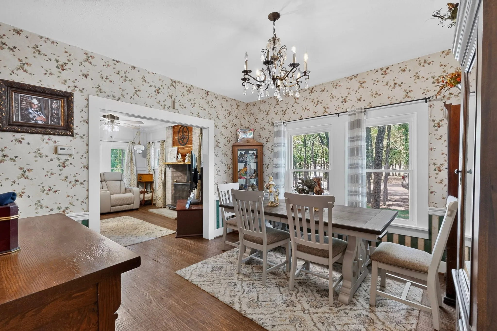 Single Family Residence For Sale in Denton County , 3358 Crawford Drive, Corinth, Texas 76210, 4 Bedroom, 2 Bathroom, 2 Garage spaces, 2,693 Sqft, built in 1969, mls#21324033, Real Estate Agent in Corinth, Homes For Sale in Denton county, Homes For Sale in Corinth, Realtor in Corinth Texas, Real Estate Brokerage Independent Realty Texas, Luminita Cordes Realtor