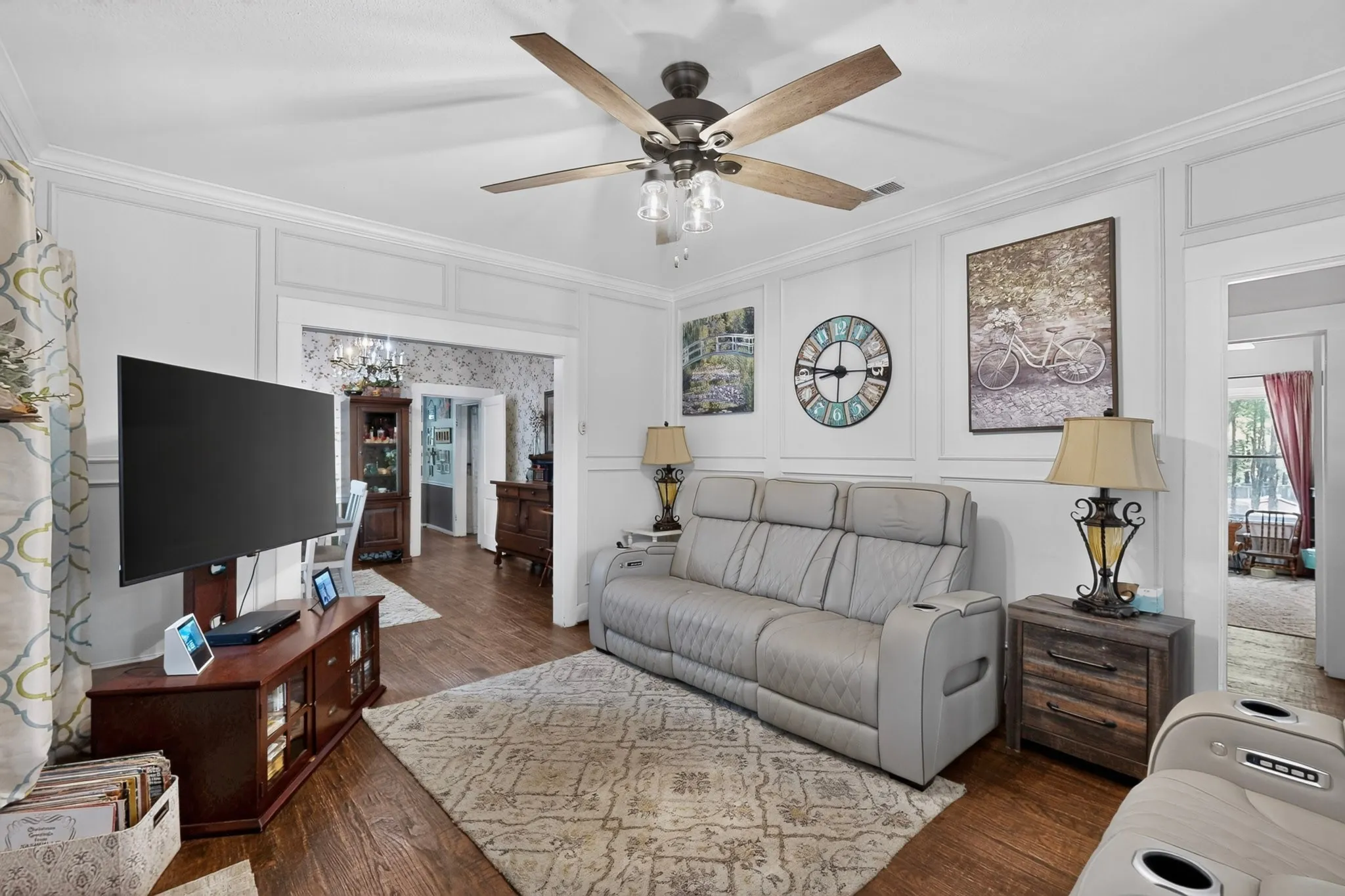 Single Family Residence For Sale in Denton County , 3358 Crawford Drive, Corinth, Texas 76210, 4 Bedroom, 2 Bathroom, 2 Garage spaces, 2,693 Sqft, built in 1969, mls#21324033, Real Estate Agent in Corinth, Homes For Sale in Denton county, Homes For Sale in Corinth, Realtor in Corinth Texas, Real Estate Brokerage Independent Realty Texas, Luminita Cordes Realtor