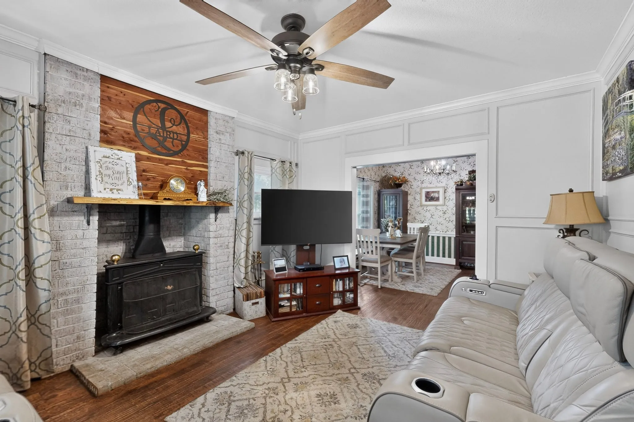 Single Family Residence For Sale in Denton County , 3358 Crawford Drive, Corinth, Texas 76210, 4 Bedroom, 2 Bathroom, 2 Garage spaces, 2,693 Sqft, built in 1969, mls#21324033, Real Estate Agent in Corinth, Homes For Sale in Denton county, Homes For Sale in Corinth, Realtor in Corinth Texas, Real Estate Brokerage Independent Realty Texas, Luminita Cordes Realtor