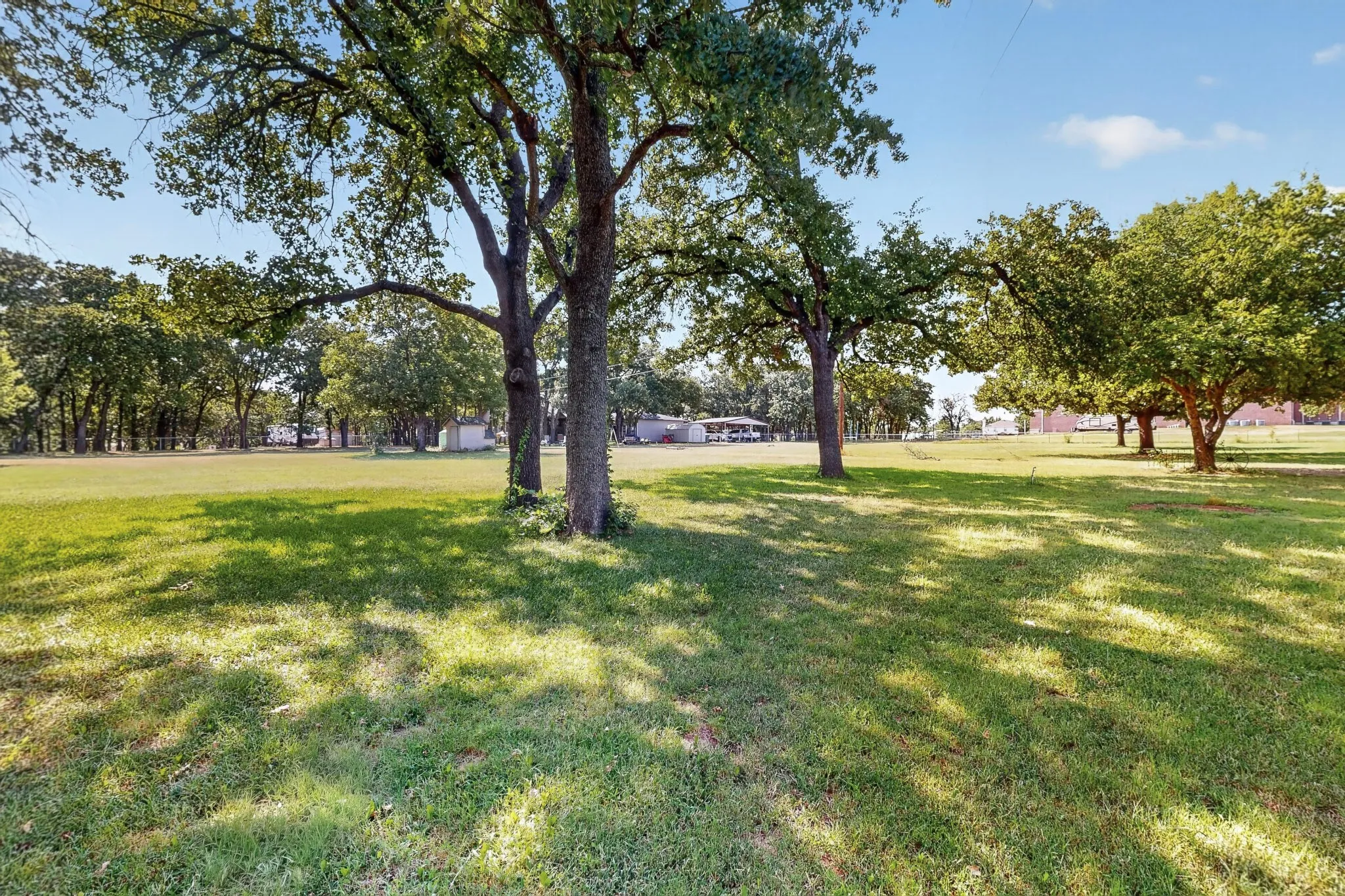 Single Family Residence For Sale in Denton County , 3358 Crawford Drive, Corinth, Texas 76210, 4 Bedroom, 2 Bathroom, 2 Garage spaces, 2,693 Sqft, built in 1969, mls#21324033, Real Estate Agent in Corinth, Homes For Sale in Denton county, Homes For Sale in Corinth, Realtor in Corinth Texas, Real Estate Brokerage Independent Realty Texas, Luminita Cordes Realtor