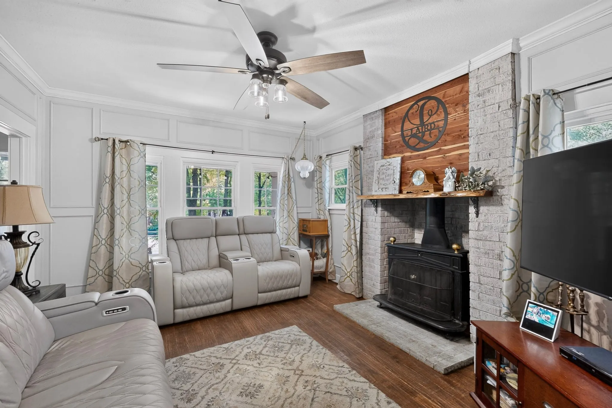 Single Family Residence For Sale in Denton County , 3358 Crawford Drive, Corinth, Texas 76210, 4 Bedroom, 2 Bathroom, 2 Garage spaces, 2,693 Sqft, built in 1969, mls#21324033, Real Estate Agent in Corinth, Homes For Sale in Denton county, Homes For Sale in Corinth, Realtor in Corinth Texas, Real Estate Brokerage Independent Realty Texas, Luminita Cordes Realtor
