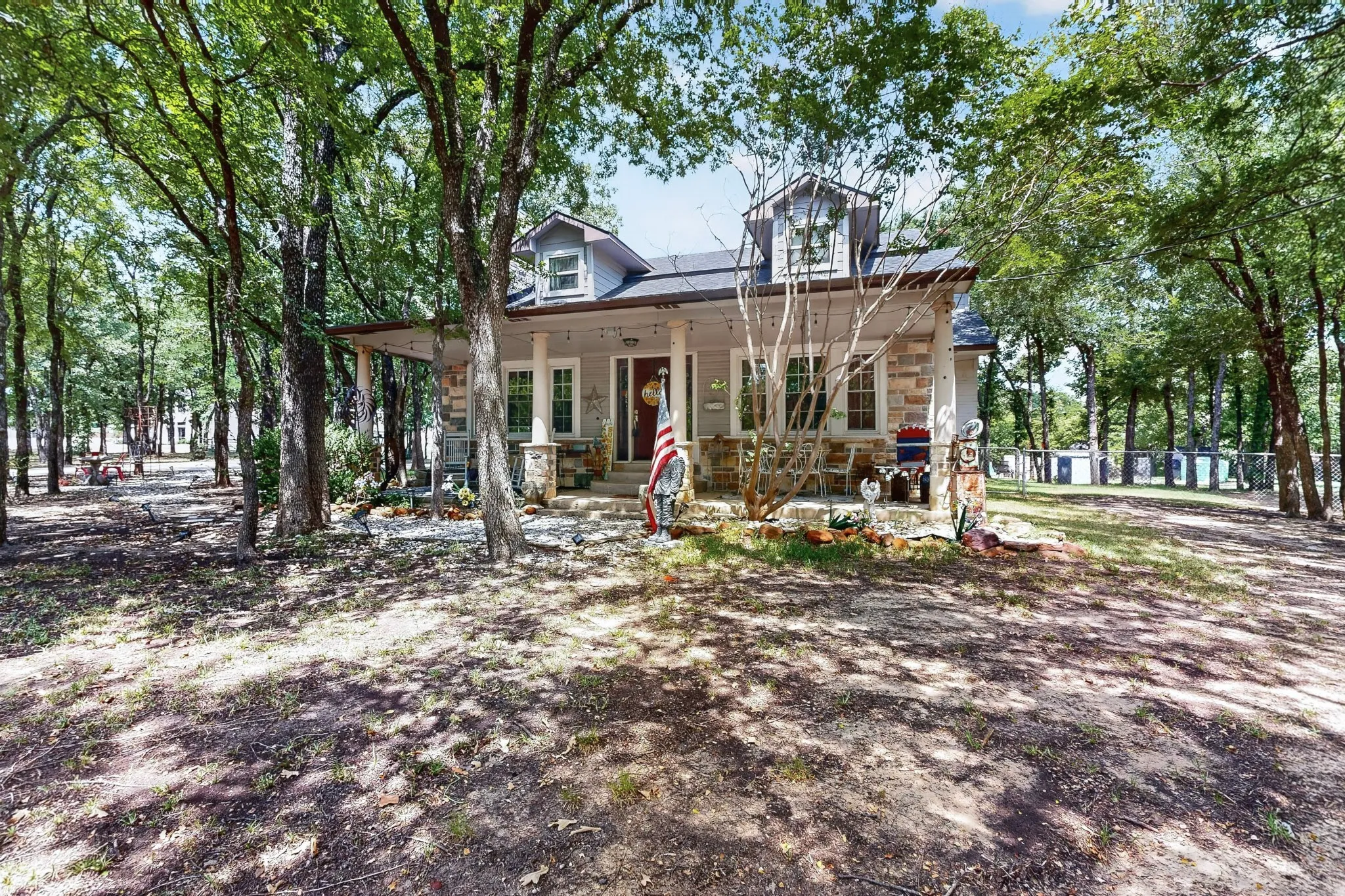 Single Family Residence For Sale in Denton County , 3358 Crawford Drive, Corinth, Texas 76210, 4 Bedroom, 2 Bathroom, 2 Garage spaces, 2,693 Sqft, built in 1969, mls#21324033, Real Estate Agent in Corinth, Homes For Sale in Denton county, Homes For Sale in Corinth, Realtor in Corinth Texas, Real Estate Brokerage Independent Realty Texas, Luminita Cordes Realtor