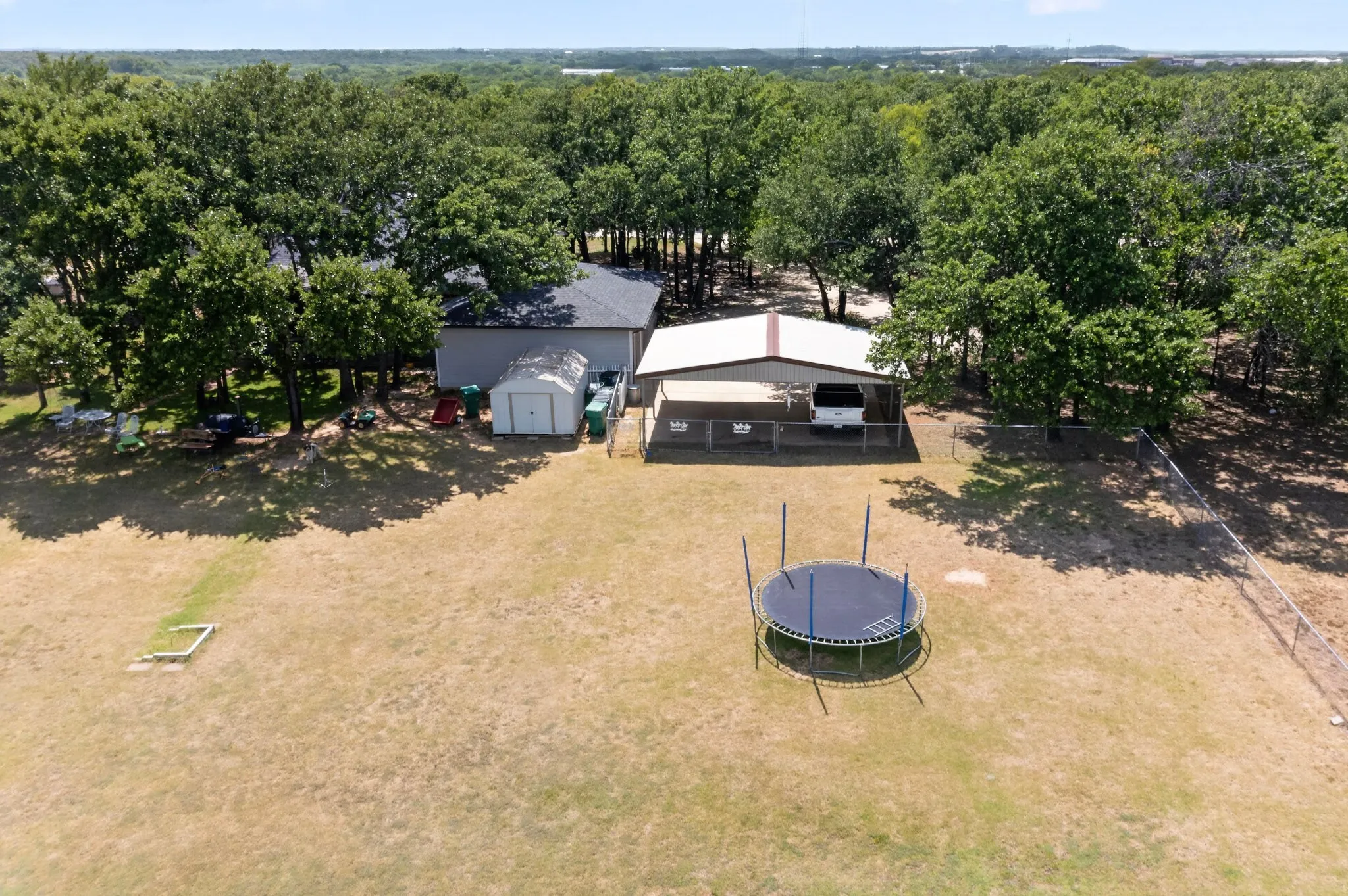 Single Family Residence For Sale in Denton County , 3358 Crawford Drive, Corinth, Texas 76210, 4 Bedroom, 2 Bathroom, 2 Garage spaces, 2,693 Sqft, built in 1969, mls#21324033, Real Estate Agent in Corinth, Homes For Sale in Denton county, Homes For Sale in Corinth, Realtor in Corinth Texas, Real Estate Brokerage Independent Realty Texas, Luminita Cordes Realtor