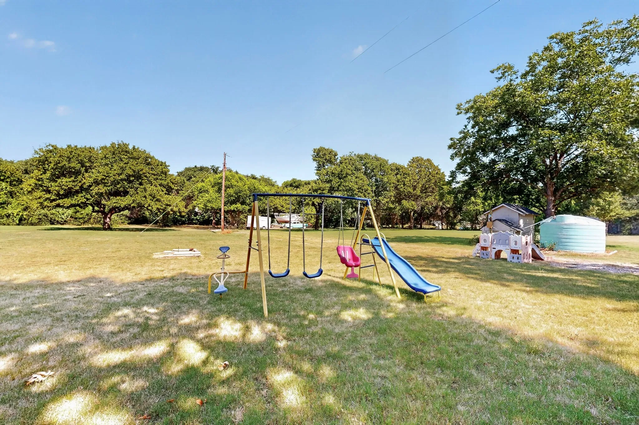 Single Family Residence For Sale in Denton County , 3358 Crawford Drive, Corinth, Texas 76210, 4 Bedroom, 2 Bathroom, 2 Garage spaces, 2,693 Sqft, built in 1969, mls#21324033, Real Estate Agent in Corinth, Homes For Sale in Denton county, Homes For Sale in Corinth, Realtor in Corinth Texas, Real Estate Brokerage Independent Realty Texas, Luminita Cordes Realtor