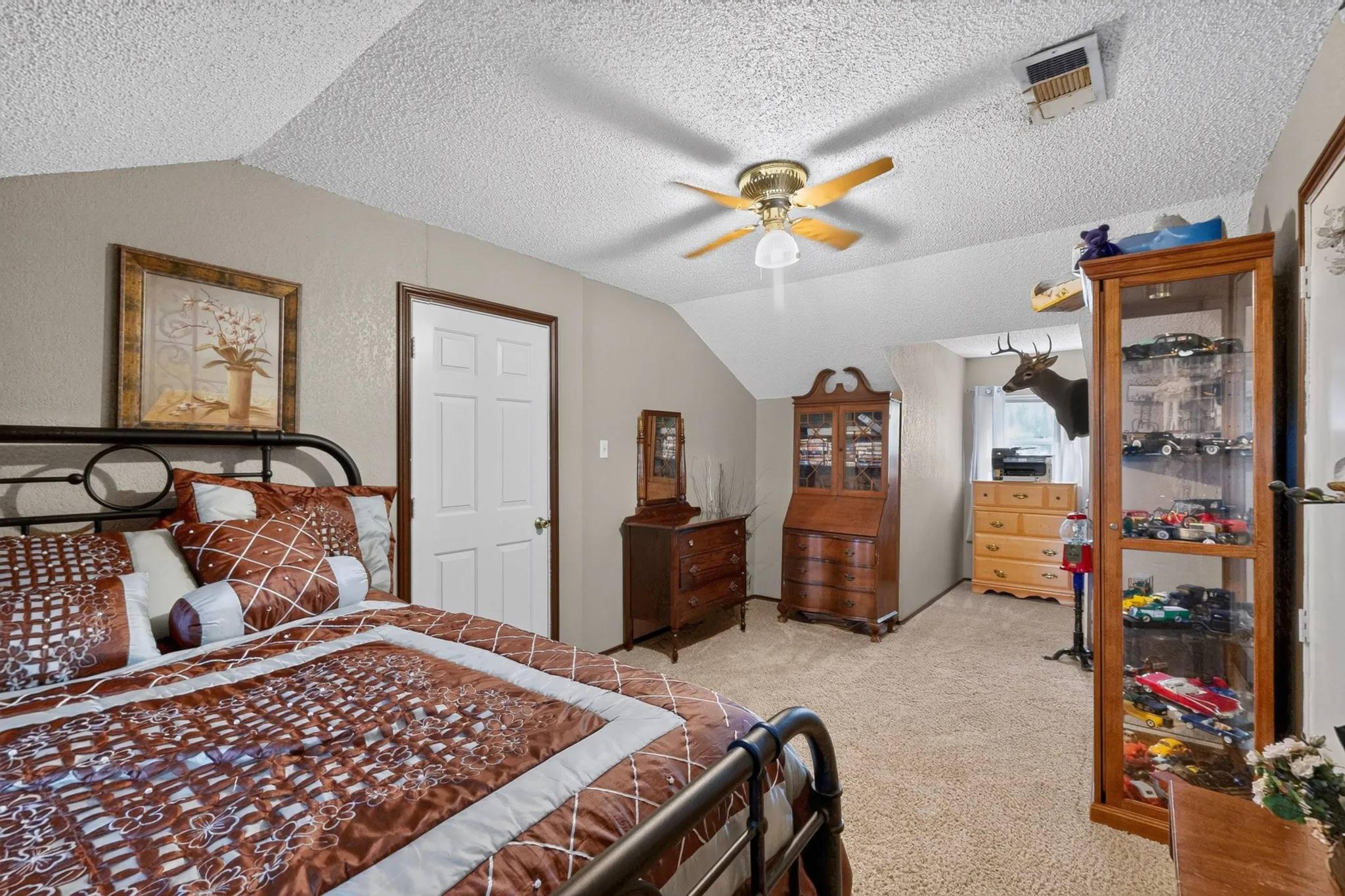 Single Family Residence For Sale in Denton County , 3358 Crawford Drive, Corinth, Texas 76210, 4 Bedroom, 2 Bathroom, 2 Garage spaces, 2,693 Sqft, built in 1969, mls#21324033, Real Estate Agent in Corinth, Homes For Sale in Denton county, Homes For Sale in Corinth, Realtor in Corinth Texas, Real Estate Brokerage Independent Realty Texas, Luminita Cordes Realtor
