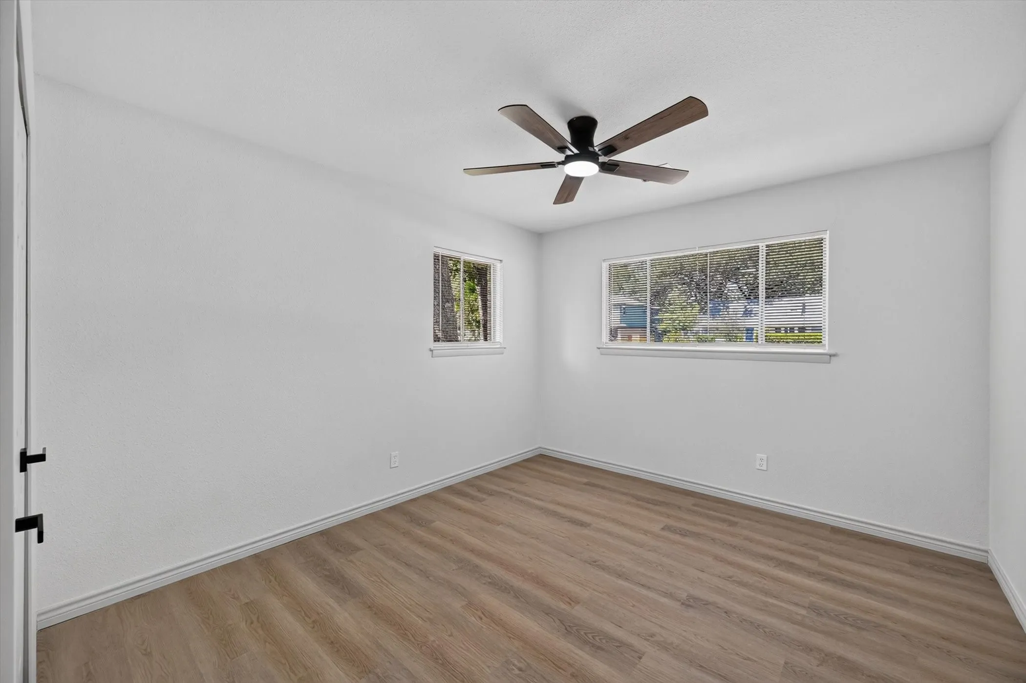 Single Family Residence For Sale in Dallas County , 1620 Sunnybrook Drive, Irving, Texas 75061, 4 Bedroom, 3 Bathroom, 2 Garage spaces, 2,250 Sqft, built in 1958, mls#21327894, Real Estate Agent in Irving, Homes For Sale in Dallas county, Homes For Sale in Irving, Realtor in Irving Texas, Real Estate Brokerage Independent Realty Texas, Luminita Cordes Realtor