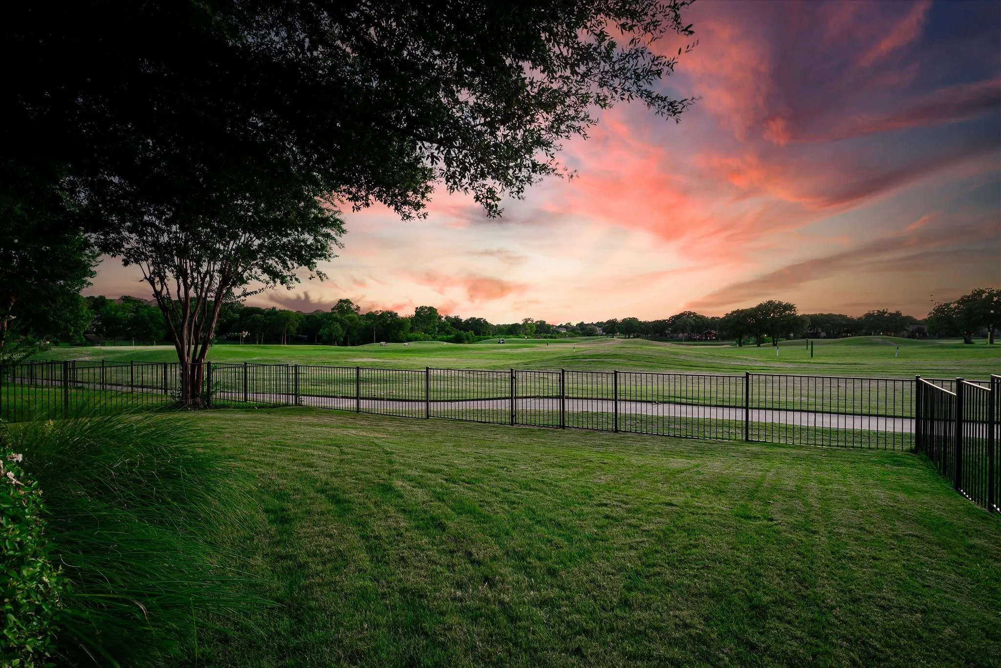 Single Family Residence For Sale in Denton County , 2125 Clubside Drive, Corinth, Texas 76210, 3 Bedroom, 3 Bathroom, 2 Garage spaces, 2,697 Sqft, built in 1999, mls#21314102, Real Estate Agent in Corinth, Homes For Sale in Denton county, Homes For Sale in Corinth, Realtor in Corinth Texas, Real Estate Brokerage Independent Realty Texas, Luminita Cordes Realtor