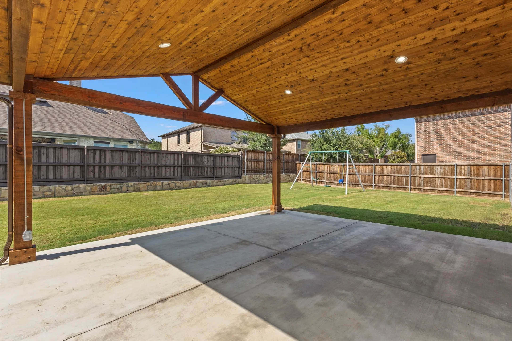 Single Family Residence For Sale in Denton County , 2629 Tradewinds Drive, Little Elm, Texas 75068, 5 Bedroom, 3 Bathroom, 2 Garage spaces, 3,363 Sqft, built in 2007, mls#21327718, Real Estate Agent in Little Elm, Homes For Sale in Denton county, Homes For Sale in Little Elm, Realtor in Little Elm Texas, Real Estate Brokerage Independent Realty Texas, Luminita Cordes Realtor