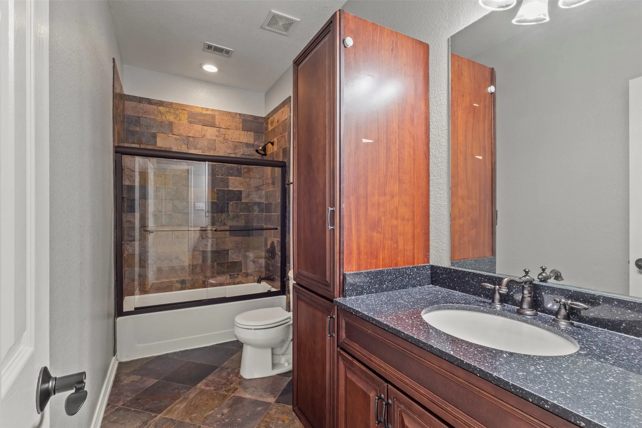 Single Family Residence For Sale in Denton County , 2629 Tradewinds Drive, Little Elm, Texas 75068, 5 Bedroom, 3 Bathroom, 2 Garage spaces, 3,363 Sqft, built in 2007, mls#21327718, Real Estate Agent in Little Elm, Homes For Sale in Denton county, Homes For Sale in Little Elm, Realtor in Little Elm Texas, Real Estate Brokerage Independent Realty Texas, Luminita Cordes Realtor