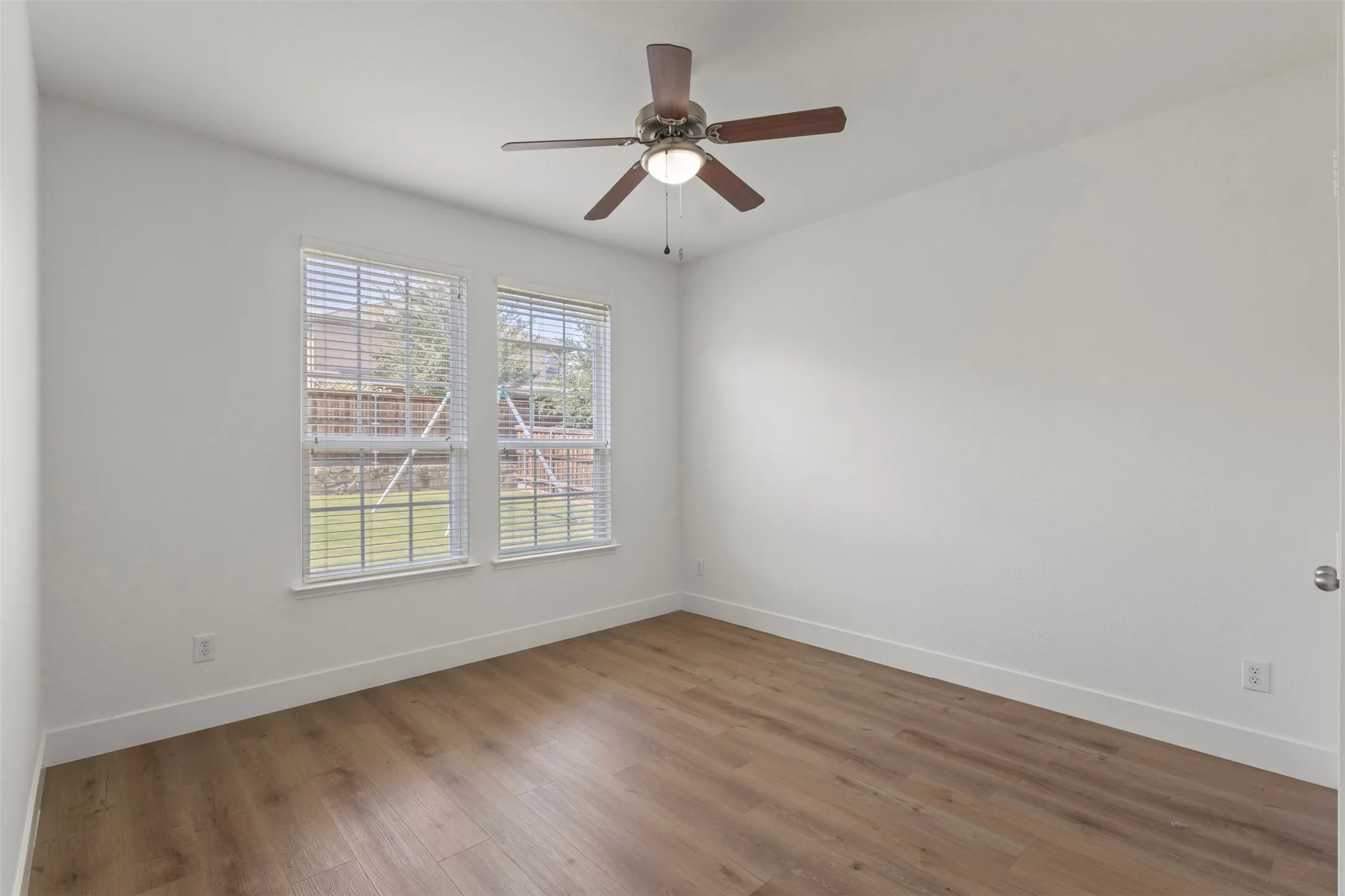 Single Family Residence For Sale in Denton County , 2629 Tradewinds Drive, Little Elm, Texas 75068, 5 Bedroom, 3 Bathroom, 2 Garage spaces, 3,363 Sqft, built in 2007, mls#21327718, Real Estate Agent in Little Elm, Homes For Sale in Denton county, Homes For Sale in Little Elm, Realtor in Little Elm Texas, Real Estate Brokerage Independent Realty Texas, Luminita Cordes Realtor