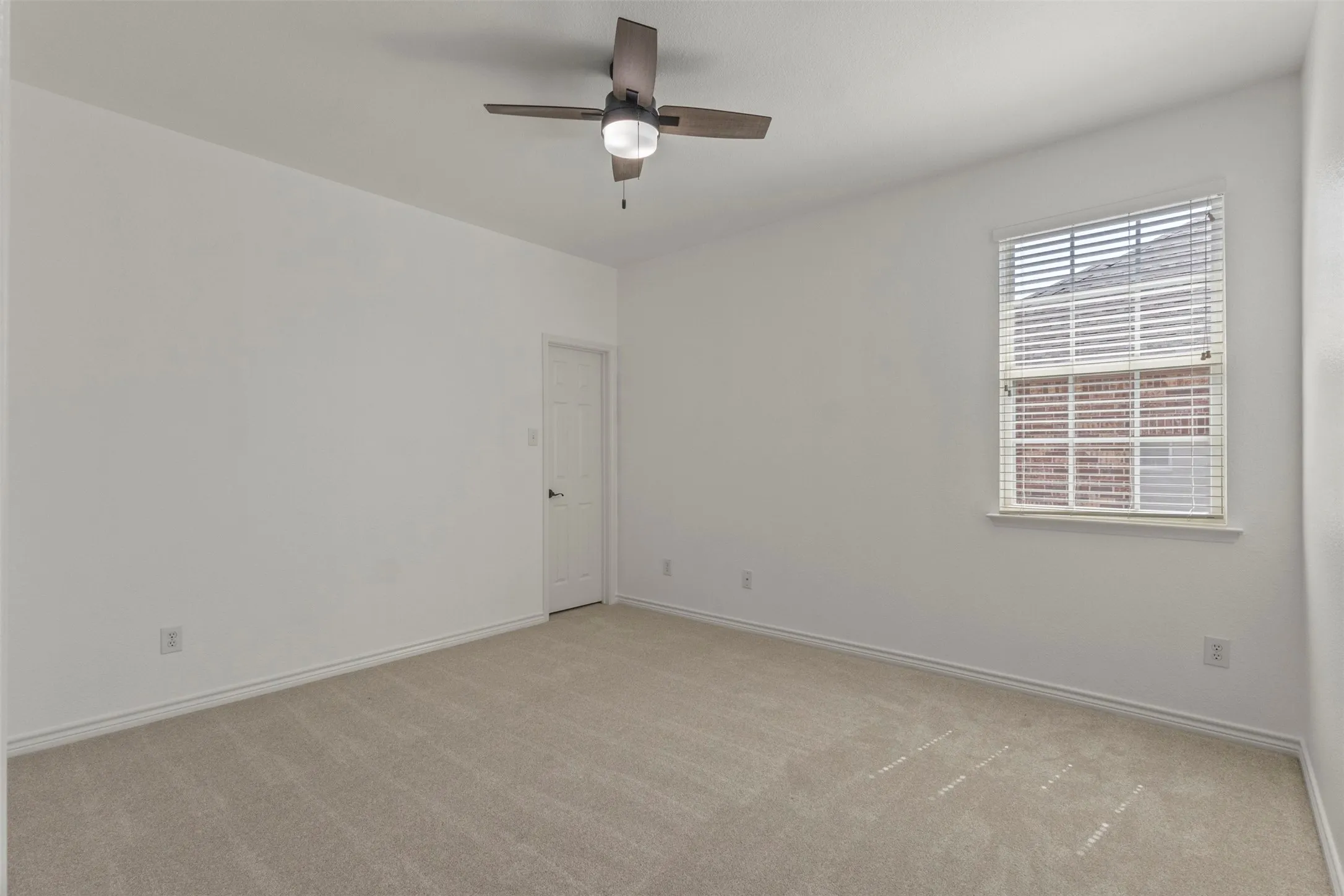 Single Family Residence For Sale in Denton County , 2629 Tradewinds Drive, Little Elm, Texas 75068, 5 Bedroom, 3 Bathroom, 2 Garage spaces, 3,363 Sqft, built in 2007, mls#21327718, Real Estate Agent in Little Elm, Homes For Sale in Denton county, Homes For Sale in Little Elm, Realtor in Little Elm Texas, Real Estate Brokerage Independent Realty Texas, Luminita Cordes Realtor