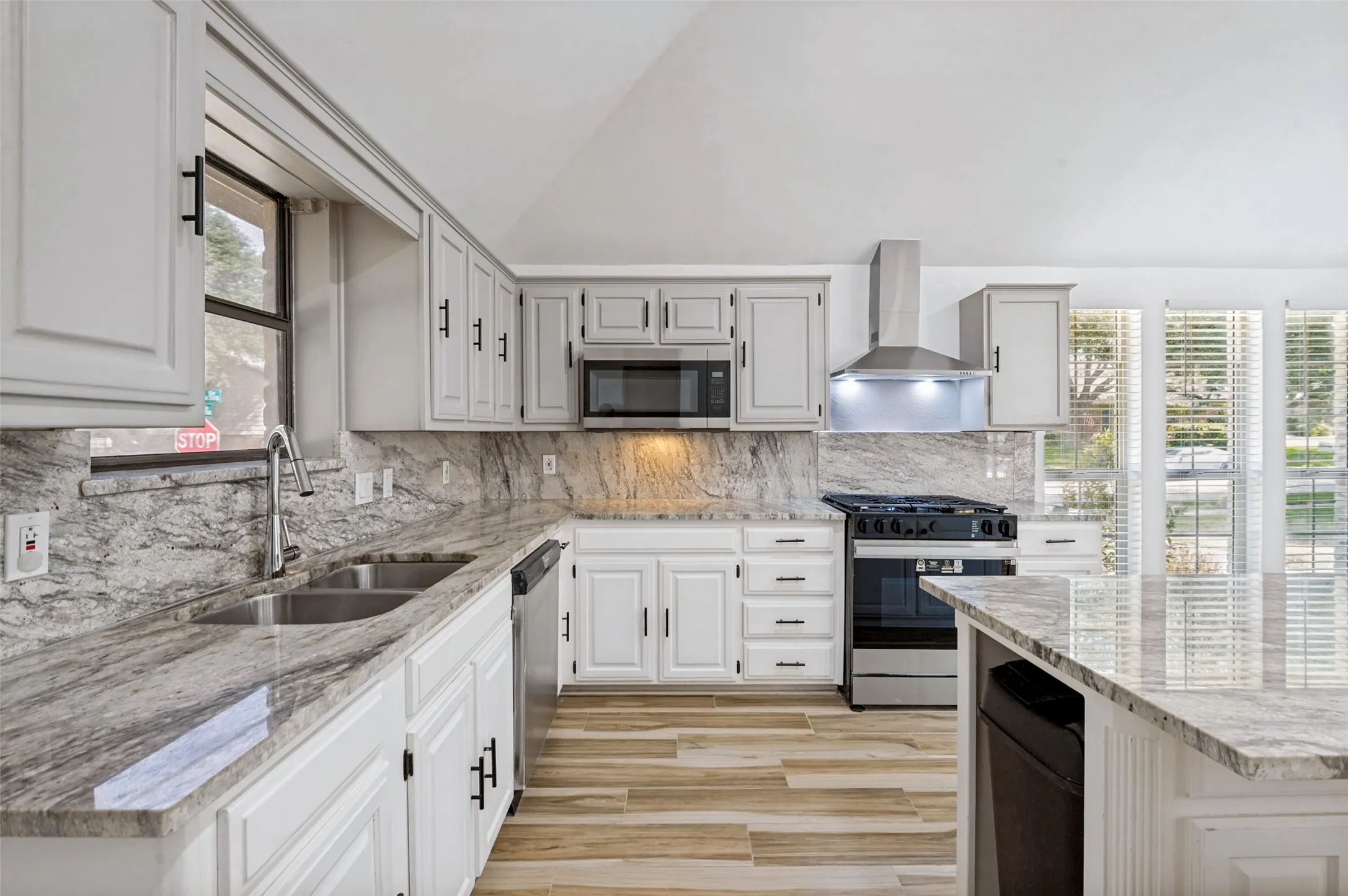 Single Family Residence For Rent in Collin County , 4316 Denver Drive, Plano, Texas 75093, 3 Bedroom, 2 Bathroom, 2 Garage spaces, 1,893 Sqft, built in 1983, mls#21327985, Real Estate Agent in Plano, Homes For Rent in Collin county, Homes For Rent in Plano, Realtor in Plano Texas, Real Estate Brokerage Independent Realty Texas, Luminita Cordes Realtor