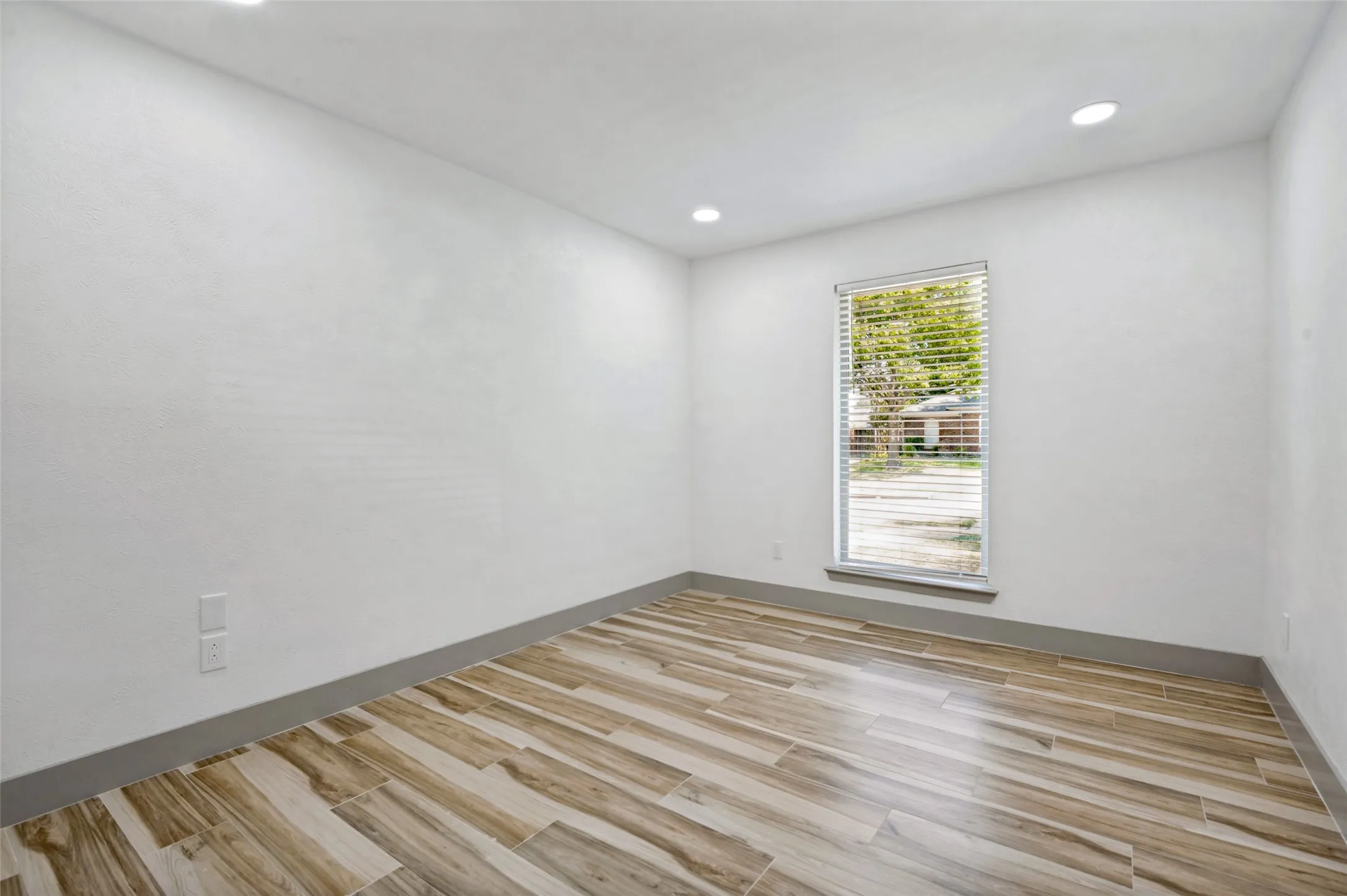 Single Family Residence For Rent in Collin County , 4316 Denver Drive, Plano, Texas 75093, 3 Bedroom, 2 Bathroom, 2 Garage spaces, 1,893 Sqft, built in 1983, mls#21327985, Real Estate Agent in Plano, Homes For Rent in Collin county, Homes For Rent in Plano, Realtor in Plano Texas, Real Estate Brokerage Independent Realty Texas, Luminita Cordes Realtor