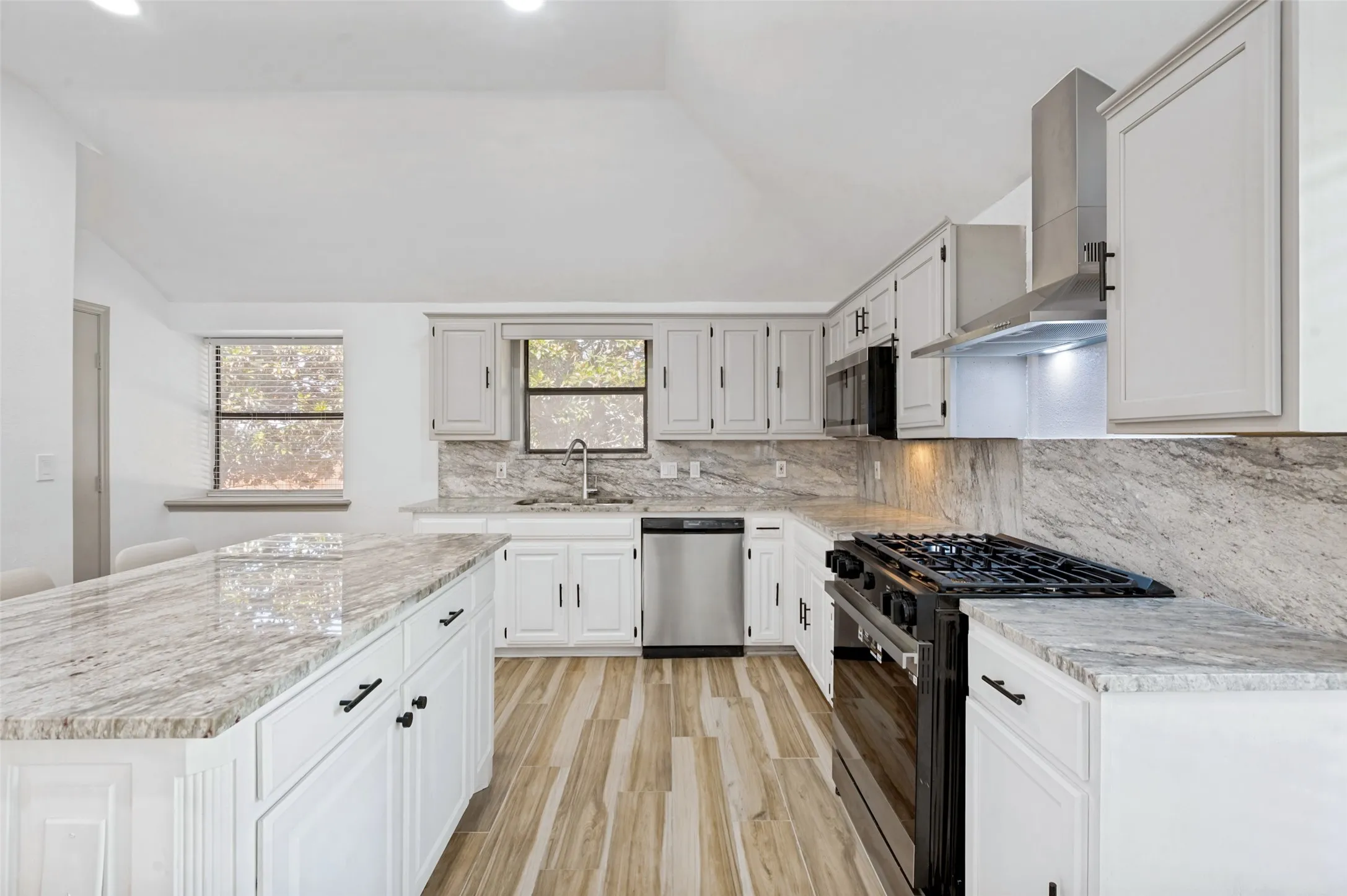 Single Family Residence For Rent in Collin County , 4316 Denver Drive, Plano, Texas 75093, 3 Bedroom, 2 Bathroom, 2 Garage spaces, 1,893 Sqft, built in 1983, mls#21327985, Real Estate Agent in Plano, Homes For Rent in Collin county, Homes For Rent in Plano, Realtor in Plano Texas, Real Estate Brokerage Independent Realty Texas, Luminita Cordes Realtor