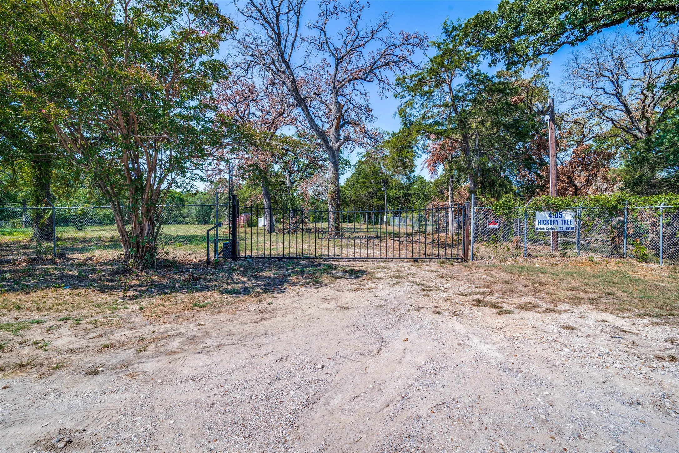 Unimproved Land For Sale in Dallas County , 4105 Hickory Tree Road, Balch Springs, Texas 75180, 0, 0, Garage spaces, 0 Sqft, built in 0, mls#21327613, Real Estate Agent in Balch Springs, Homes For Sale in Dallas county, Homes For Sale in Balch Springs, Realtor in Balch Springs Texas, Real Estate Brokerage Independent Realty Texas, Luminita Cordes Realtor
