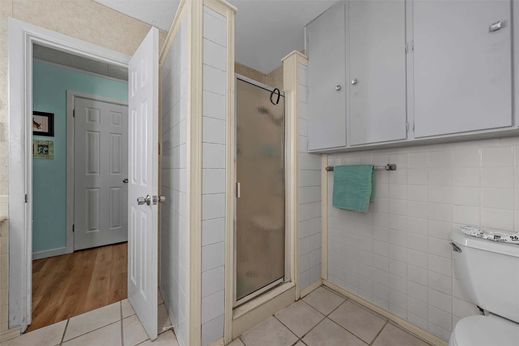 Single Family Residence For Sale in Falls County , 204 Oakland Place, Marlin, Texas 76661, 3 Bedroom, 2 Bathroom, 2 Garage spaces, 3,548 Sqft, built in 1959, mls#21295144, Real Estate Agent in Marlin, Homes For Sale in Falls county, Homes For Sale in Marlin, Realtor in Marlin Texas, Real Estate Brokerage Independent Realty Texas, Luminita Cordes Realtor