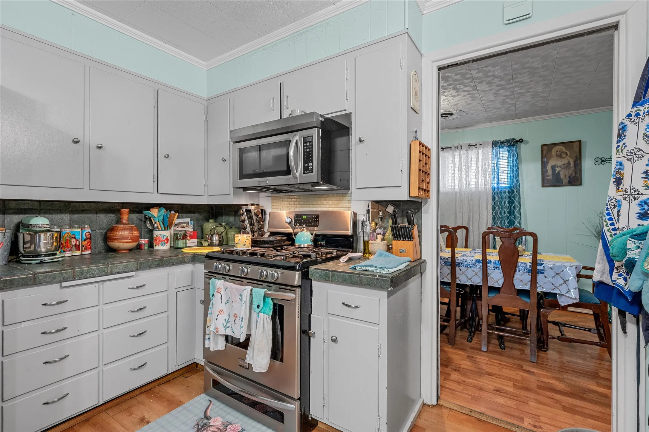 Single Family Residence For Sale in Falls County , 204 Oakland Place, Marlin, Texas 76661, 3 Bedroom, 2 Bathroom, 2 Garage spaces, 3,548 Sqft, built in 1959, mls#21295144, Real Estate Agent in Marlin, Homes For Sale in Falls county, Homes For Sale in Marlin, Realtor in Marlin Texas, Real Estate Brokerage Independent Realty Texas, Luminita Cordes Realtor