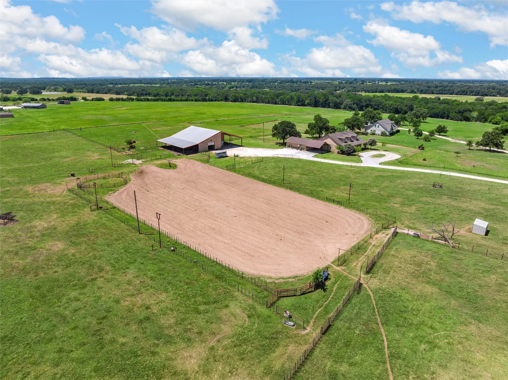 Farm For Sale in Hill County , 180 Hcr 2224 E, Aquilla, Texas 76622, 4 Bedroom, 3 Bathroom, Garage spaces, 3,432 Sqft, built in 2012, mls#21326494, Real Estate Agent in Aquilla, Homes For Sale in Hill county, Homes For Sale in Aquilla, Realtor in Aquilla Texas, Real Estate Brokerage Independent Realty Texas, Luminita Cordes Realtor
