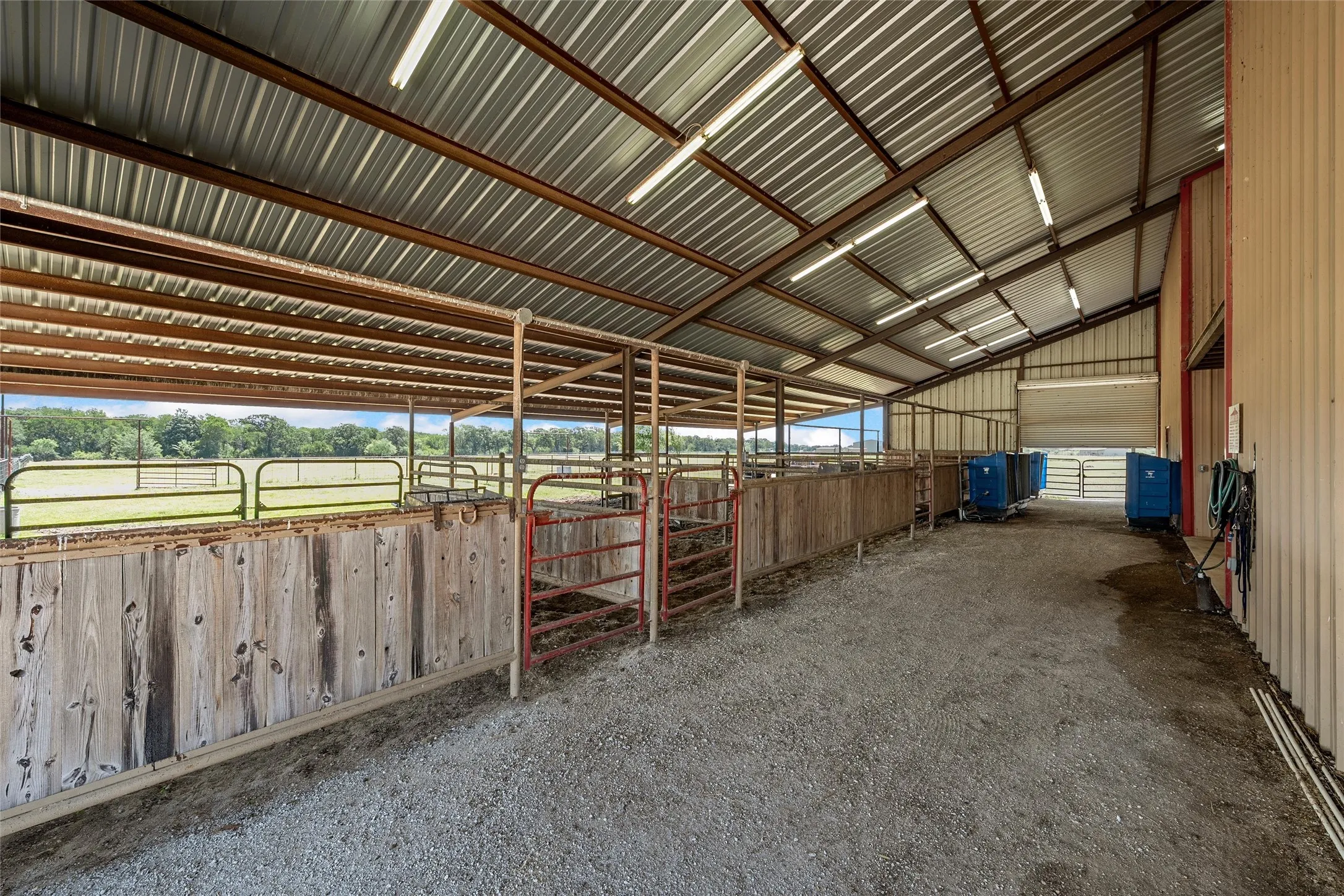 Farm For Sale in Hill County , 180 Hcr 2224 E, Aquilla, Texas 76622, 4 Bedroom, 3 Bathroom, Garage spaces, 3,432 Sqft, built in 2012, mls#21326494, Real Estate Agent in Aquilla, Homes For Sale in Hill county, Homes For Sale in Aquilla, Realtor in Aquilla Texas, Real Estate Brokerage Independent Realty Texas, Luminita Cordes Realtor
