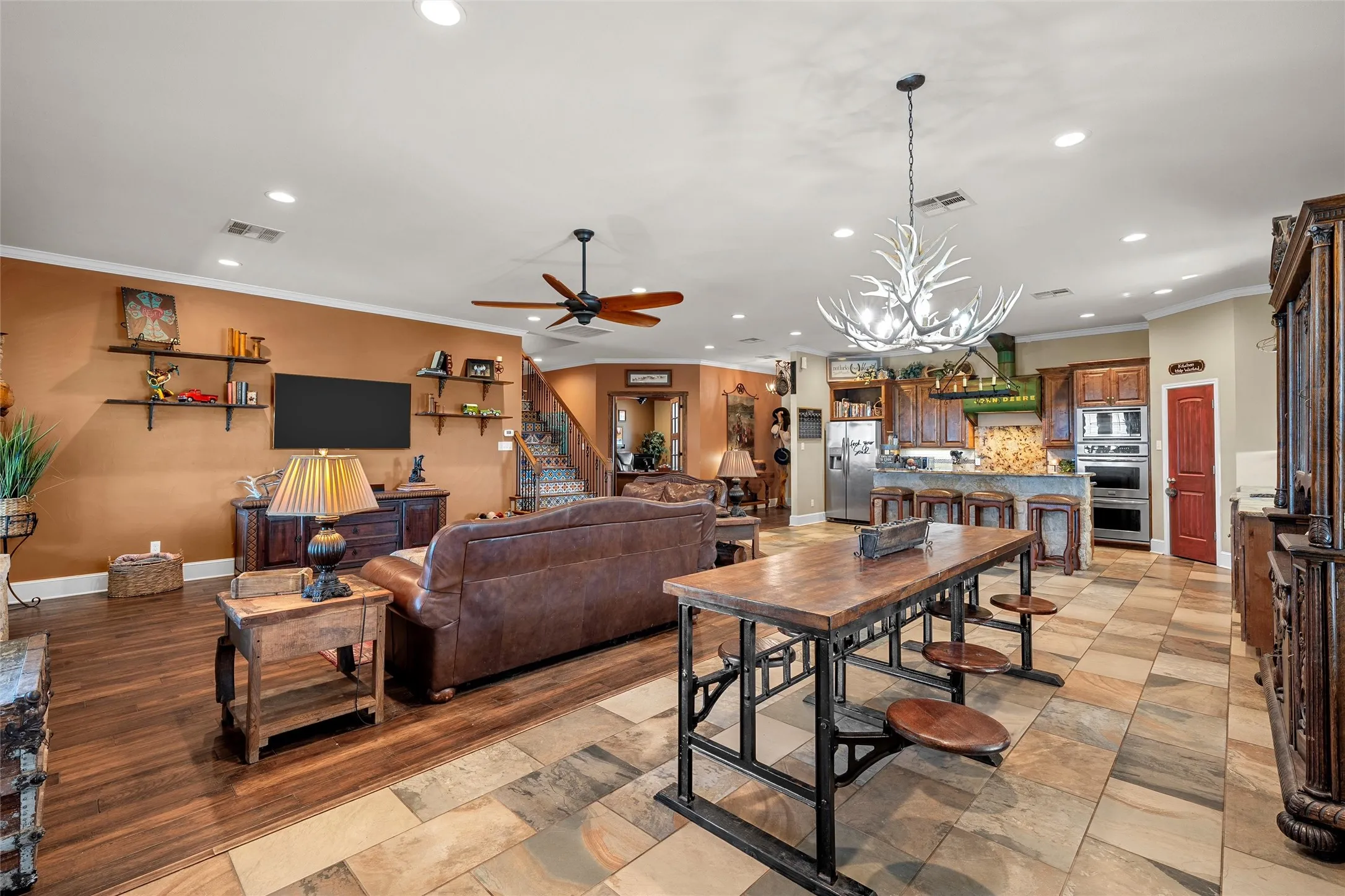 Farm For Sale in Hill County , 180 Hcr 2224 E, Aquilla, Texas 76622, 4 Bedroom, 3 Bathroom, Garage spaces, 3,432 Sqft, built in 2012, mls#21326494, Real Estate Agent in Aquilla, Homes For Sale in Hill county, Homes For Sale in Aquilla, Realtor in Aquilla Texas, Real Estate Brokerage Independent Realty Texas, Luminita Cordes Realtor