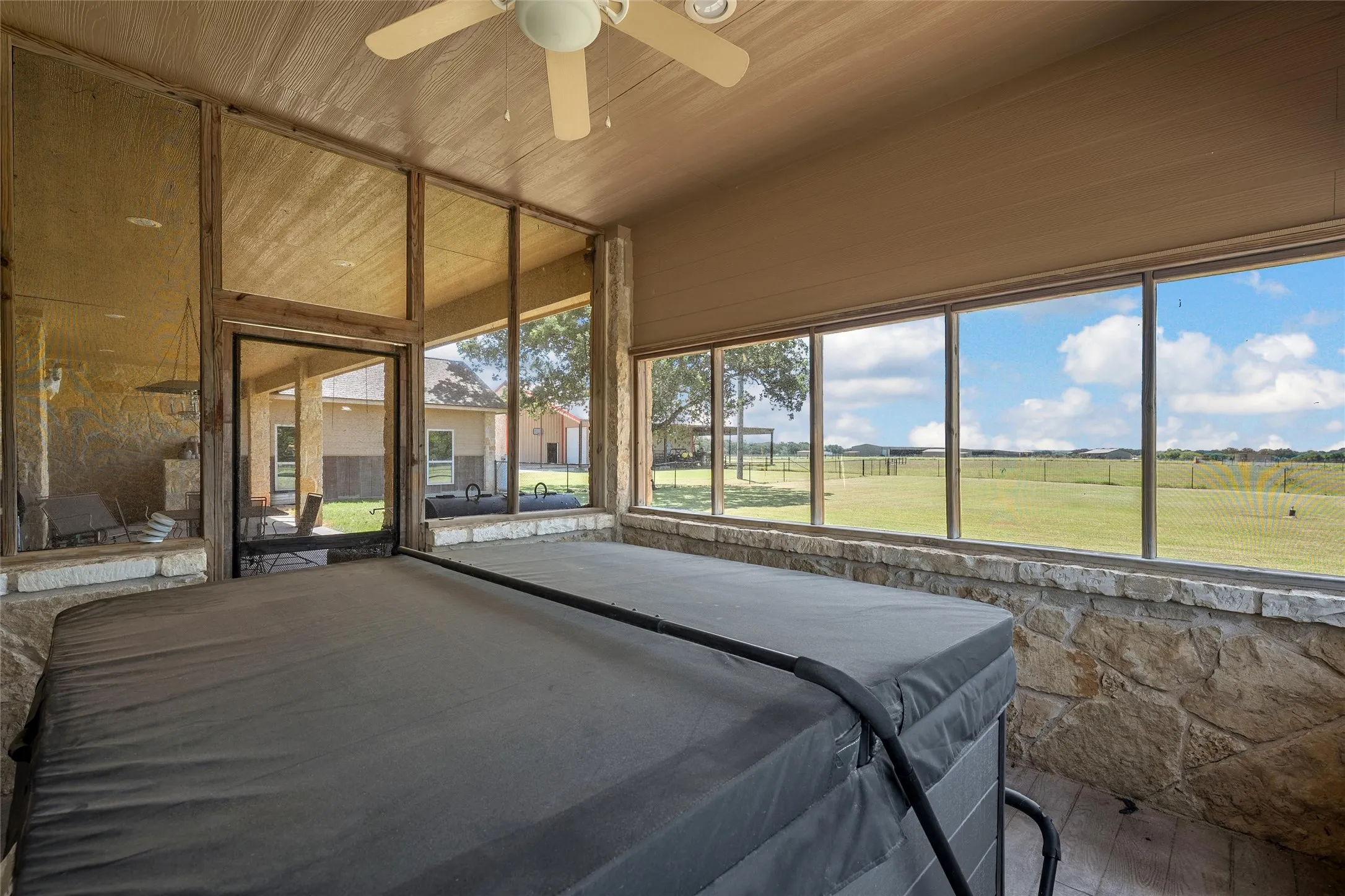 Farm For Sale in Hill County , 180 Hcr 2224 E, Aquilla, Texas 76622, 4 Bedroom, 3 Bathroom, Garage spaces, 3,432 Sqft, built in 2012, mls#21326494, Real Estate Agent in Aquilla, Homes For Sale in Hill county, Homes For Sale in Aquilla, Realtor in Aquilla Texas, Real Estate Brokerage Independent Realty Texas, Luminita Cordes Realtor