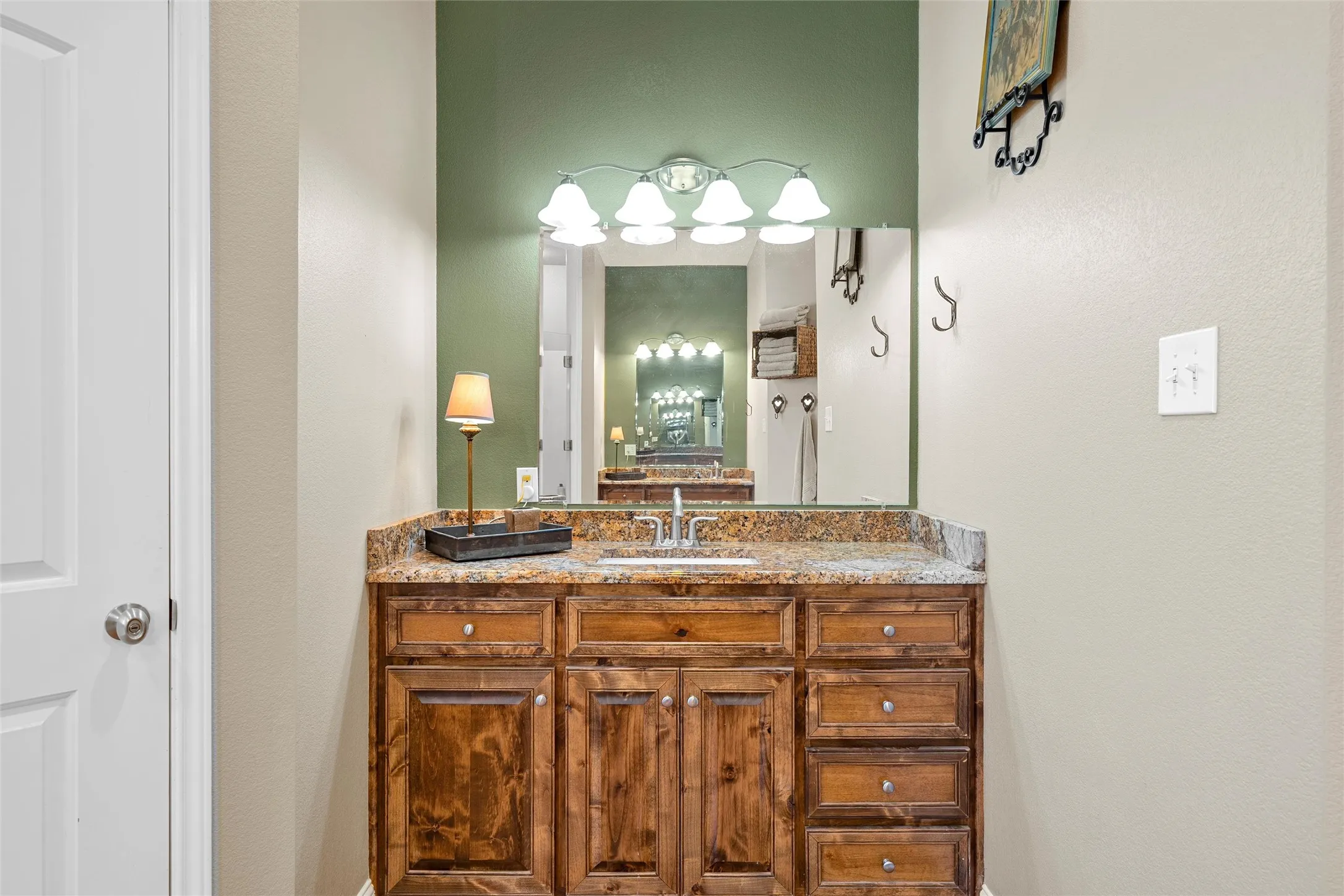 Farm For Sale in Hill County , 180 Hcr 2224 E, Aquilla, Texas 76622, 4 Bedroom, 3 Bathroom, Garage spaces, 3,432 Sqft, built in 2012, mls#21326494, Real Estate Agent in Aquilla, Homes For Sale in Hill county, Homes For Sale in Aquilla, Realtor in Aquilla Texas, Real Estate Brokerage Independent Realty Texas, Luminita Cordes Realtor
