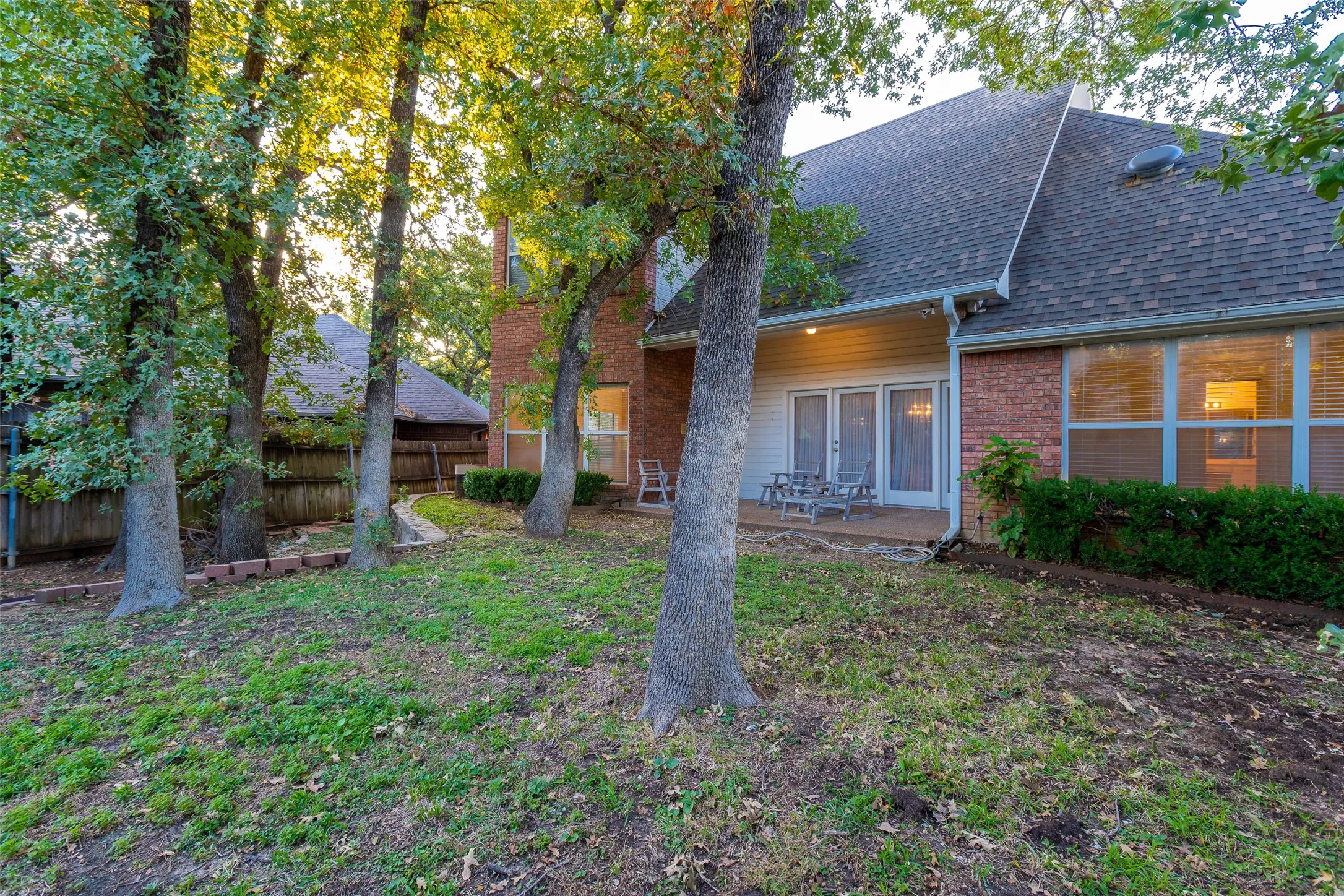 Single Family Residence For Rent in Tarrant County , 2411 Cross Timbers Trail, Arlington, Texas 76006, 4 Bedroom, 3 Bathroom, 2 Garage spaces, 2,725 Sqft, built in 1990, mls#21327994, Real Estate Agent in Arlington, Homes For Rent in Tarrant county, Homes For Rent in Arlington, Realtor in Arlington Texas, Real Estate Brokerage Independent Realty Texas, Luminita Cordes Realtor