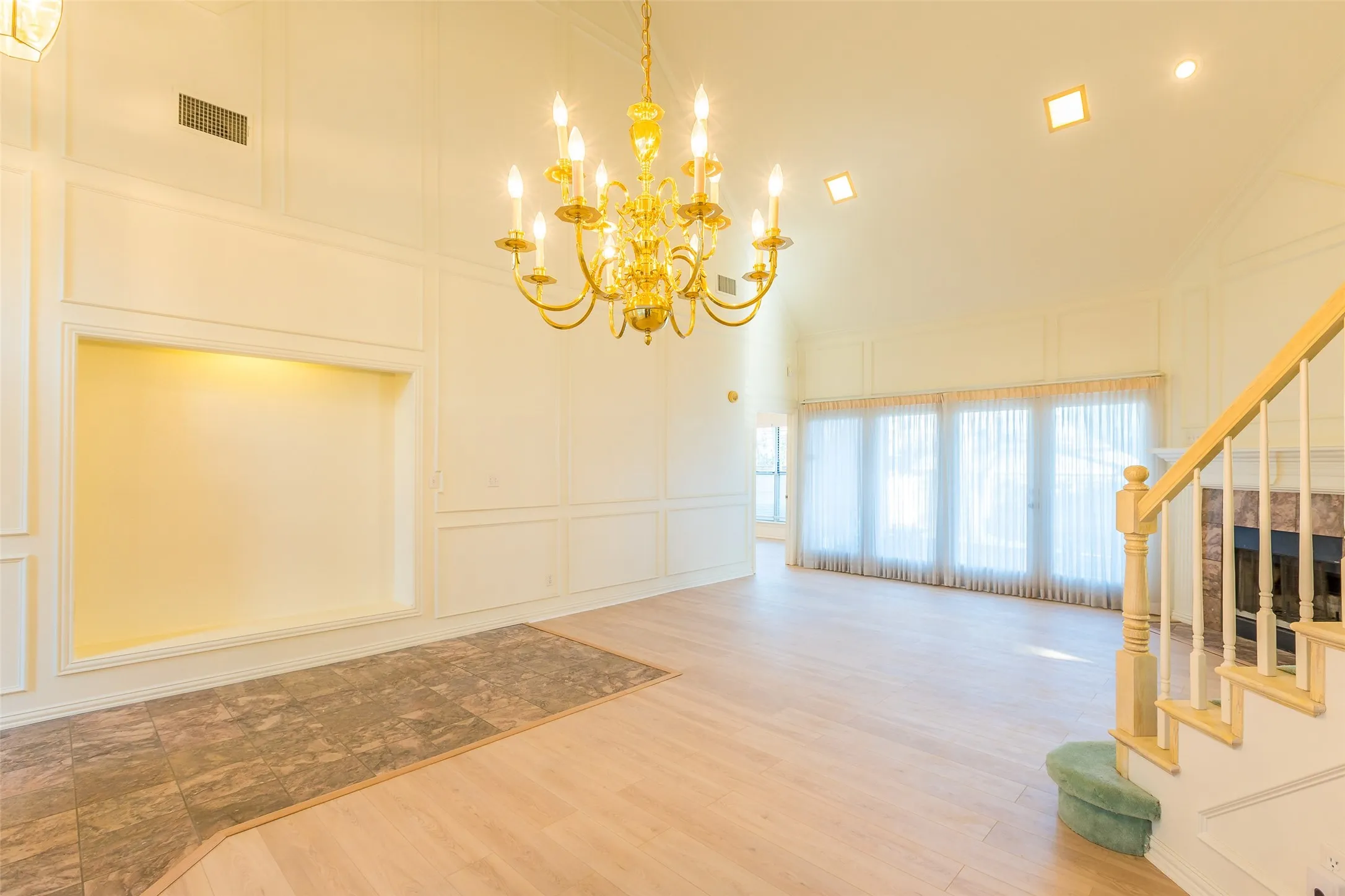 Single Family Residence For Rent in Tarrant County , 2411 Cross Timbers Trail, Arlington, Texas 76006, 4 Bedroom, 3 Bathroom, 2 Garage spaces, 2,725 Sqft, built in 1990, mls#21327994, Real Estate Agent in Arlington, Homes For Rent in Tarrant county, Homes For Rent in Arlington, Realtor in Arlington Texas, Real Estate Brokerage Independent Realty Texas, Luminita Cordes Realtor