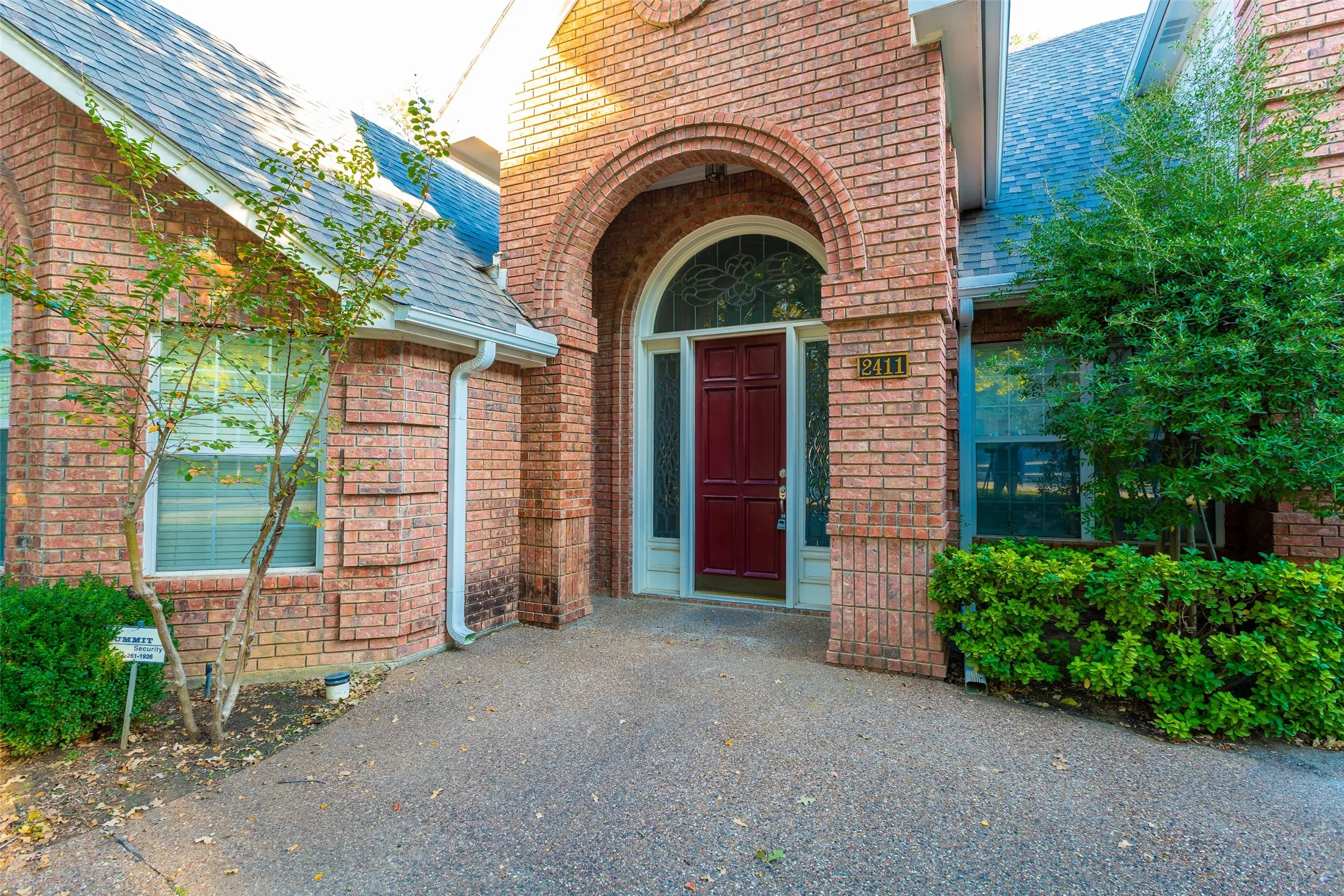 Single Family Residence For Rent in Tarrant County , 2411 Cross Timbers Trail, Arlington, Texas 76006, 4 Bedroom, 3 Bathroom, 2 Garage spaces, 2,725 Sqft, built in 1990, mls#21327994, Real Estate Agent in Arlington, Homes For Rent in Tarrant county, Homes For Rent in Arlington, Realtor in Arlington Texas, Real Estate Brokerage Independent Realty Texas, Luminita Cordes Realtor