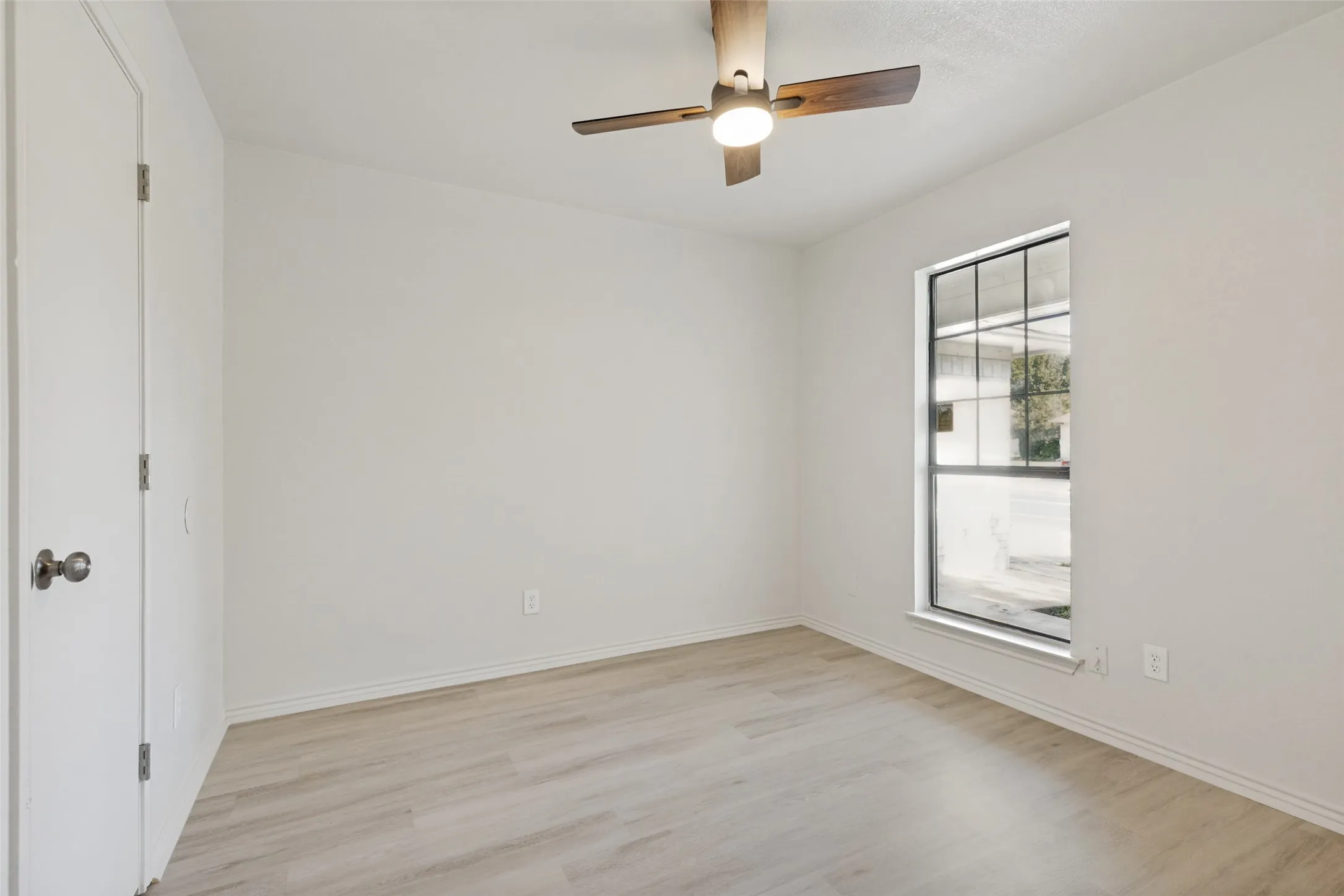 Single Family Residence For Sale in Tarrant County , 6348 N Park Drive, Watauga, Texas 76148, 3 Bedroom, 2 Bathroom, 2 Garage spaces, 1,371 Sqft, built in 1986, mls#21326862, Real Estate Agent in Watauga, Homes For Sale in Tarrant county, Homes For Sale in Watauga, Realtor in Watauga Texas, Real Estate Brokerage Independent Realty Texas, Luminita Cordes Realtor
