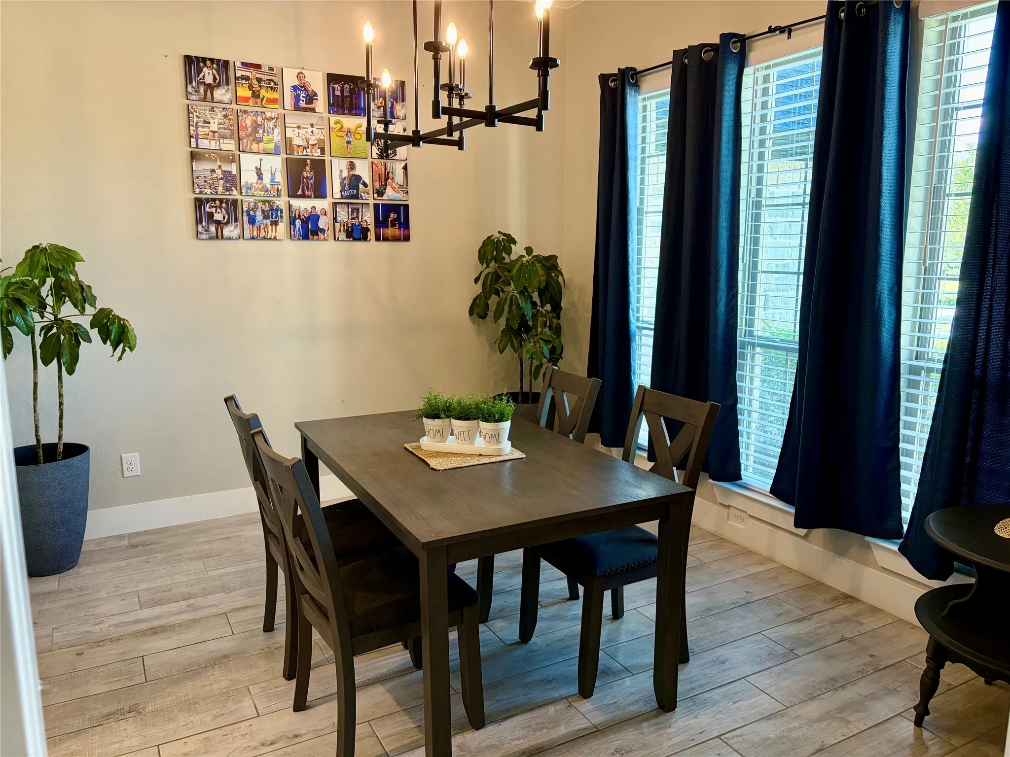 Single Family Residence For Sale in Parker County , 1011 Glenoaks Drive, Weatherford, Texas 76088, 5 Bedroom, 3 Bathroom, 3 Garage spaces, 2,556 Sqft, built in 2022, mls#21327566, Real Estate Agent in Weatherford, Homes For Sale in Parker county, Homes For Sale in Weatherford, Realtor in Weatherford Texas, Real Estate Brokerage Independent Realty Texas, Luminita Cordes Realtor
