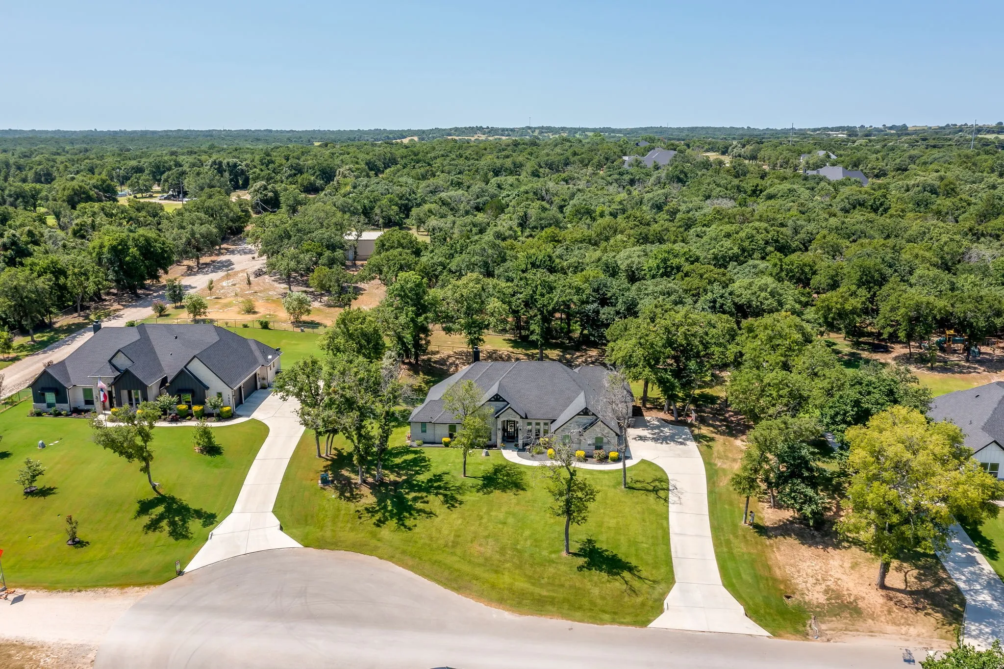 Single Family Residence For Sale in Parker County , 1011 Glenoaks Drive, Weatherford, Texas 76088, 5 Bedroom, 3 Bathroom, 3 Garage spaces, 2,556 Sqft, built in 2022, mls#21327566, Real Estate Agent in Weatherford, Homes For Sale in Parker county, Homes For Sale in Weatherford, Realtor in Weatherford Texas, Real Estate Brokerage Independent Realty Texas, Luminita Cordes Realtor