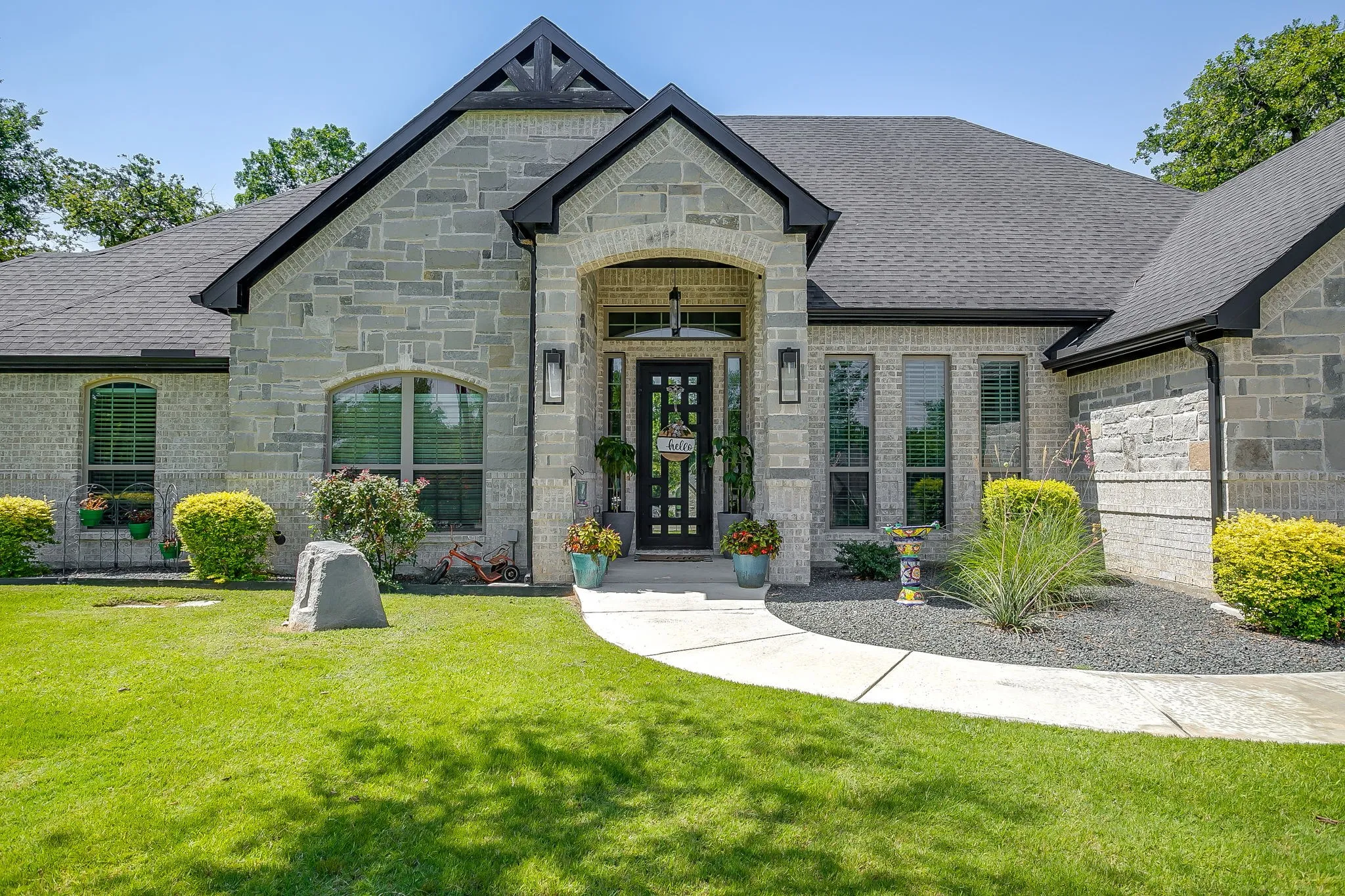 Single Family Residence For Sale in Parker County , 1011 Glenoaks Drive, Weatherford, Texas 76088, 5 Bedroom, 3 Bathroom, 3 Garage spaces, 2,556 Sqft, built in 2022, mls#21327566, Real Estate Agent in Weatherford, Homes For Sale in Parker county, Homes For Sale in Weatherford, Realtor in Weatherford Texas, Real Estate Brokerage Independent Realty Texas, Luminita Cordes Realtor