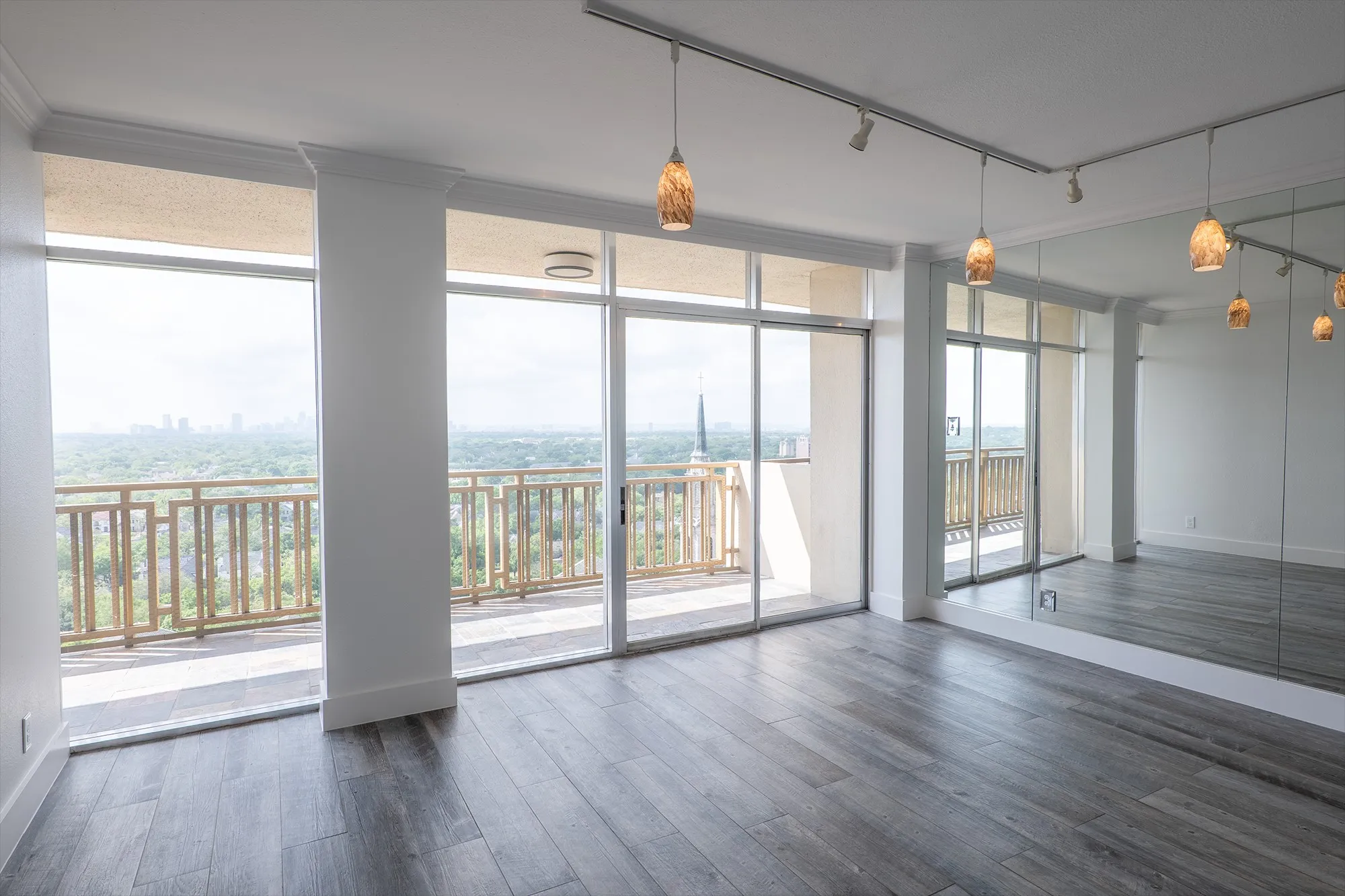 Adaptable Living/Dining Room Configuration!