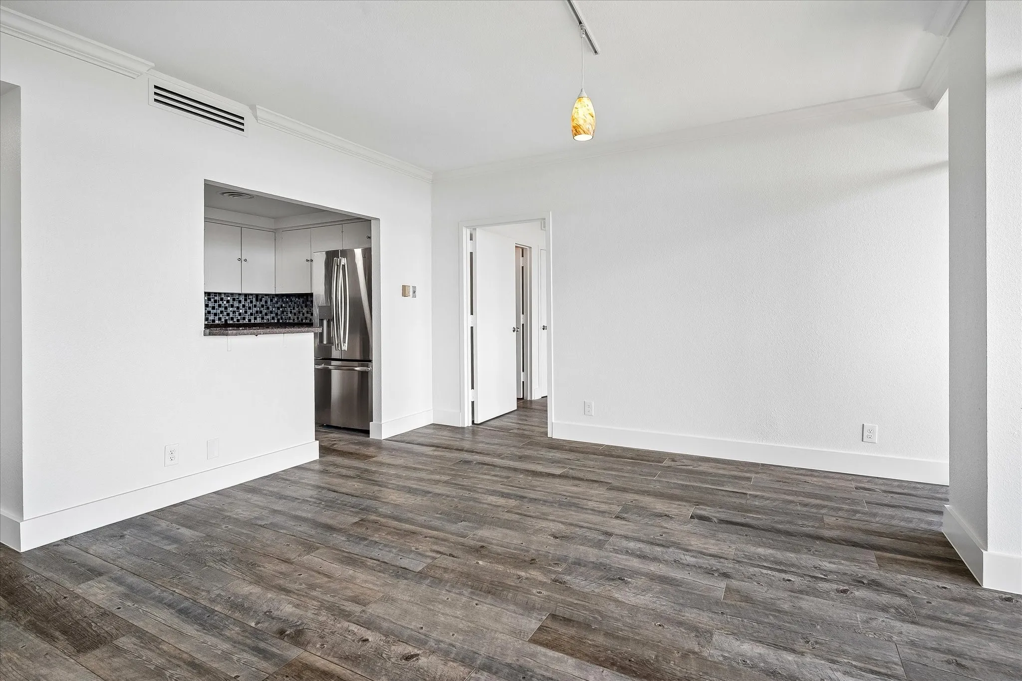 Adaptable Living/Dining Room Configuration!