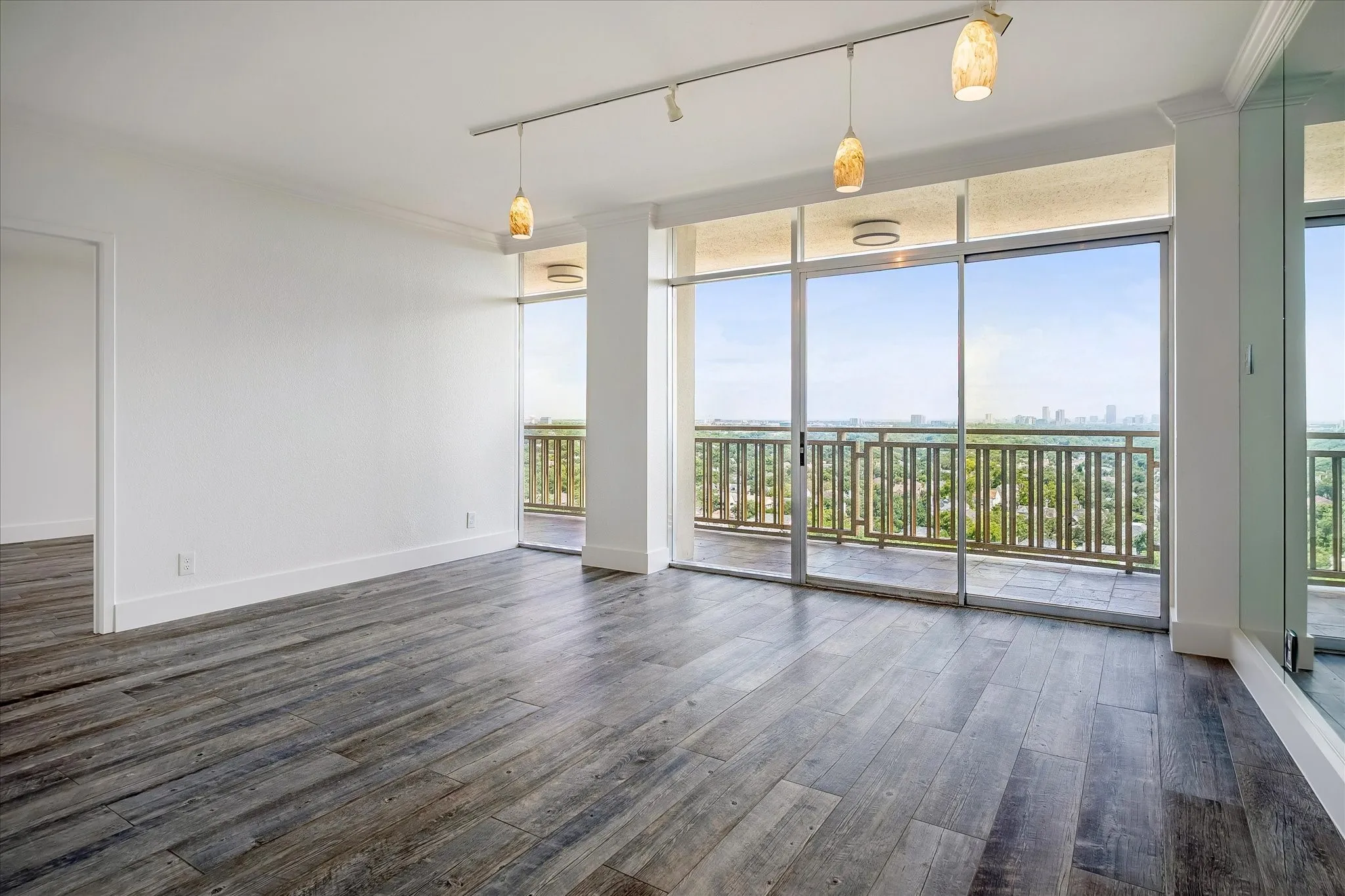 Adaptable Living/Dining Room Configuration!