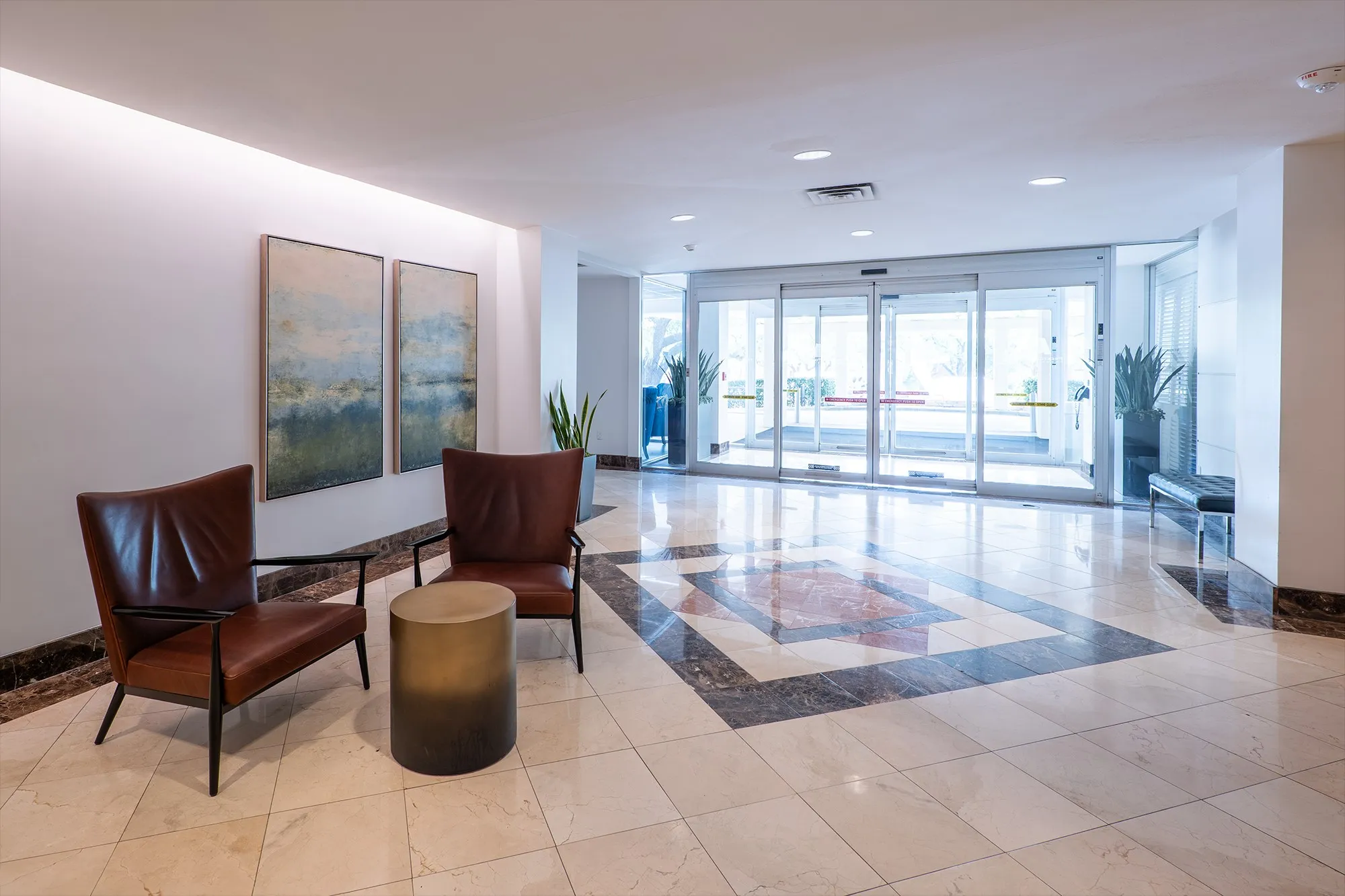 Condominium For Rent in Dallas County , 6211 W Northwest Highway 1903, Dallas, Texas 75225, 1 Bedroom, 1 Bathroom, 1 Garage spaces, 585 Sqft, built in 1966, mls#21327654, Real Estate Agent in Dallas, Homes For Rent in Dallas county, Homes For Rent in Dallas, Realtor in Dallas Texas, Real Estate Brokerage Independent Realty Texas, Luminita Cordes Realtor