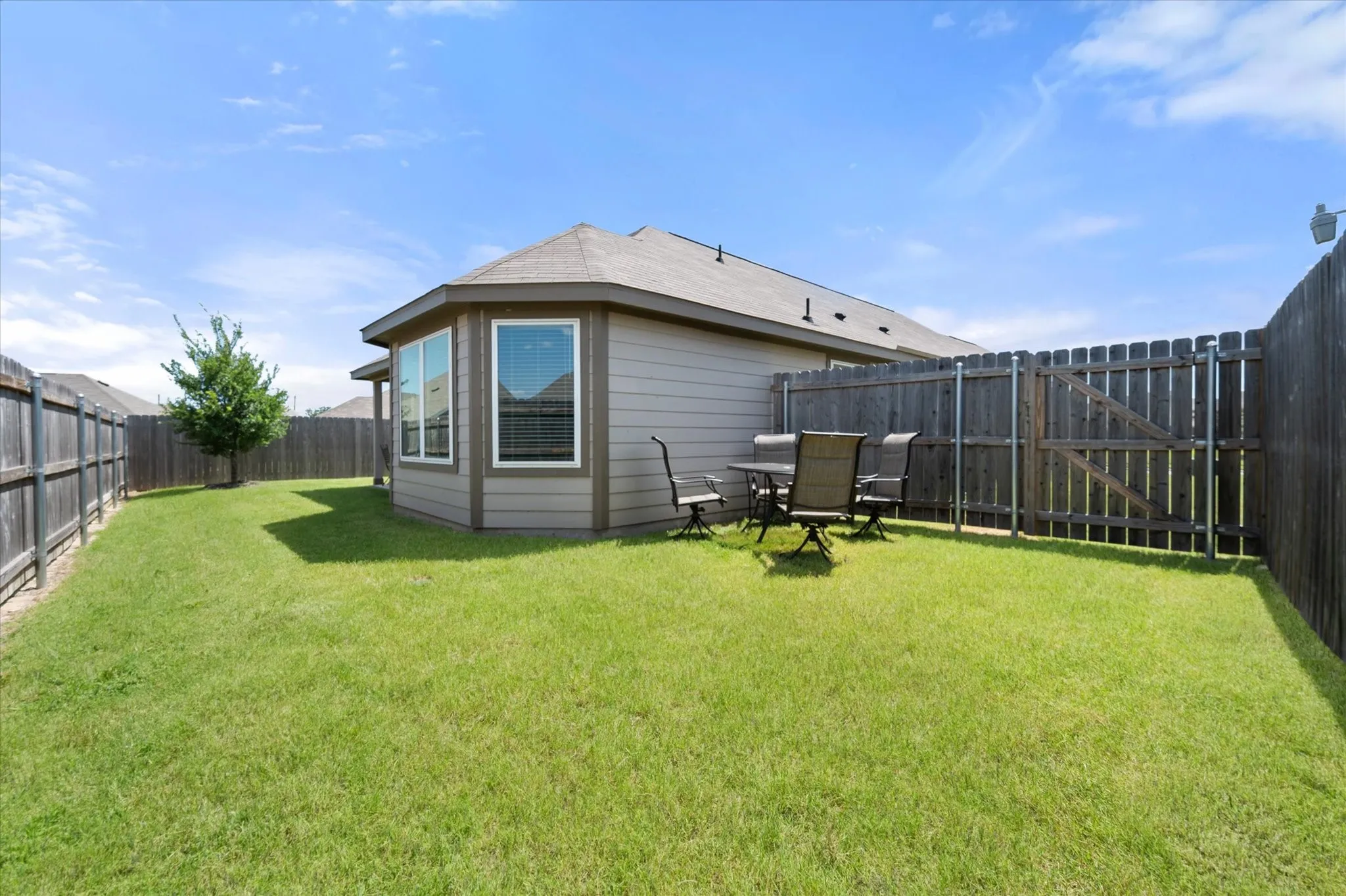 Single Family Residence For Sale in Tarrant County , 10625 Bleat Street, Fort Worth, Texas 76036, 3 Bedroom, 2 Bathroom, 2 Garage spaces, 1,479 Sqft, built in 2024, mls#21327776, Real Estate Agent in Fort Worth, Homes For Sale in Tarrant county, Homes For Sale in Fort Worth, Realtor in Fort Worth Texas, Real Estate Brokerage Independent Realty Texas, Luminita Cordes Realtor