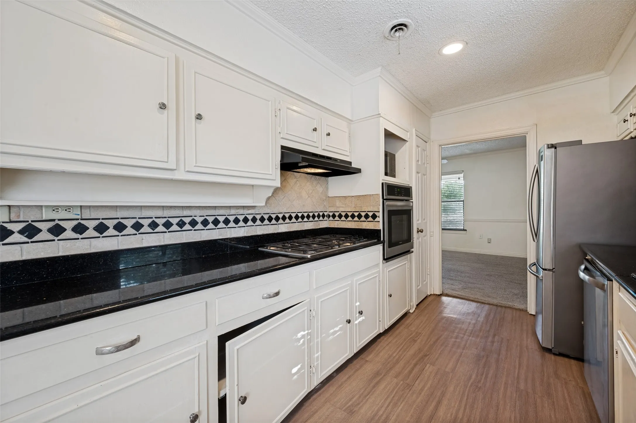 Single Family Residence For Sale in Dallas County , 221 Linda Lane, Irving, Texas 75062, 4 Bedroom, 2 Bathroom, 2 Garage spaces, 1,873 Sqft, built in 1960, mls#21328002, Real Estate Agent in Irving, Homes For Sale in Dallas county, Homes For Sale in Irving, Realtor in Irving Texas, Real Estate Brokerage Independent Realty Texas, Luminita Cordes Realtor